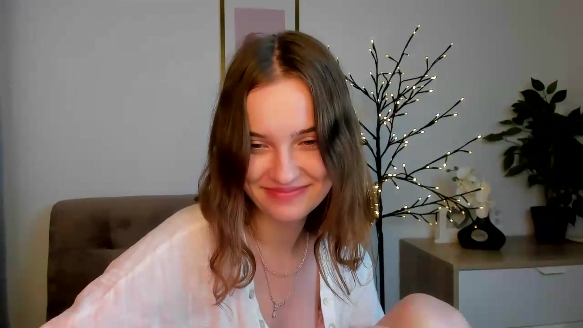 Gallery image thumbnail from KristiGant's myfreecams stream on, 08/14/2026, 13:50 image 17 of 20
