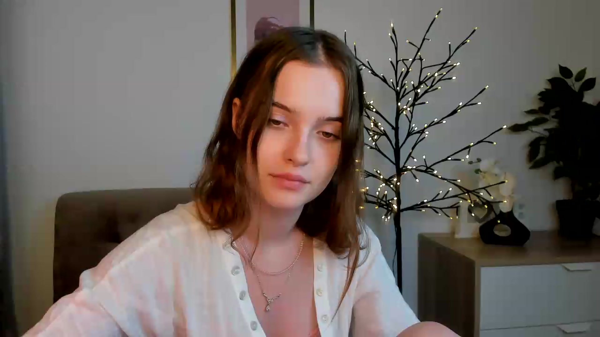 Gallery image thumbnail from KristiGant's myfreecams stream on, 08/14/2026, 14:40 image 16 of 20