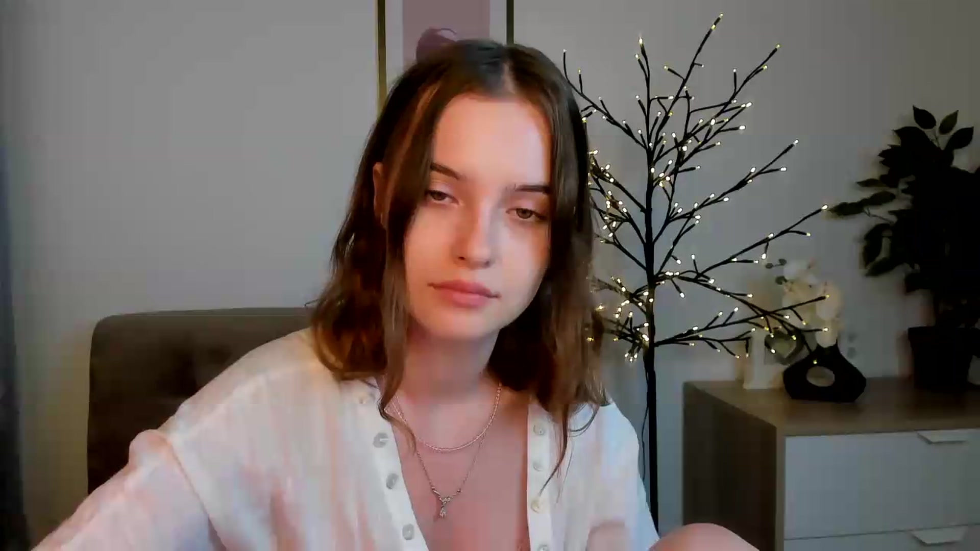 Gallery image thumbnail from KristiGant's myfreecams stream on, 08/14/2026, 14:40 image 13 of 20
