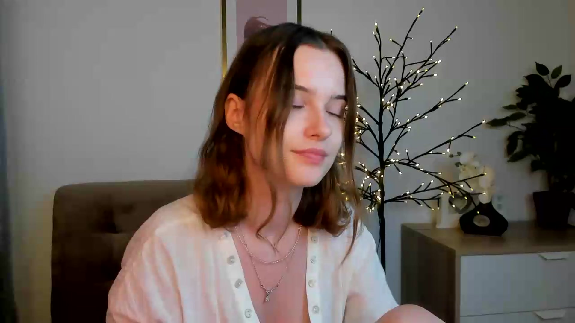 Gallery image thumbnail from KristiGant's myfreecams stream on, 08/14/2026, 14:40 image 18 of 20
