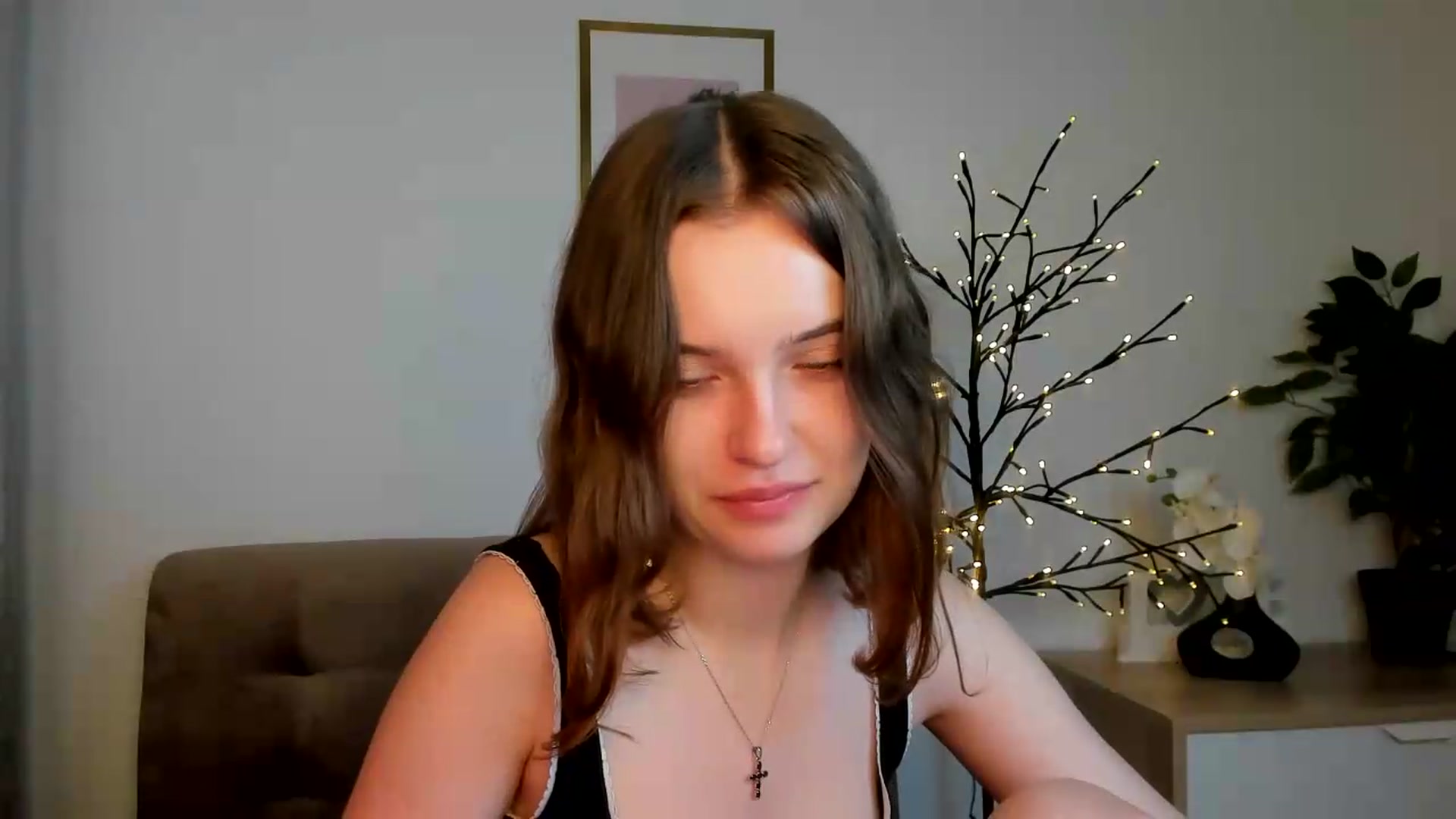Gallery image thumbnail from KristiGant's myfreecams stream on, 08/15/2026, 12:59 image 8 of 20