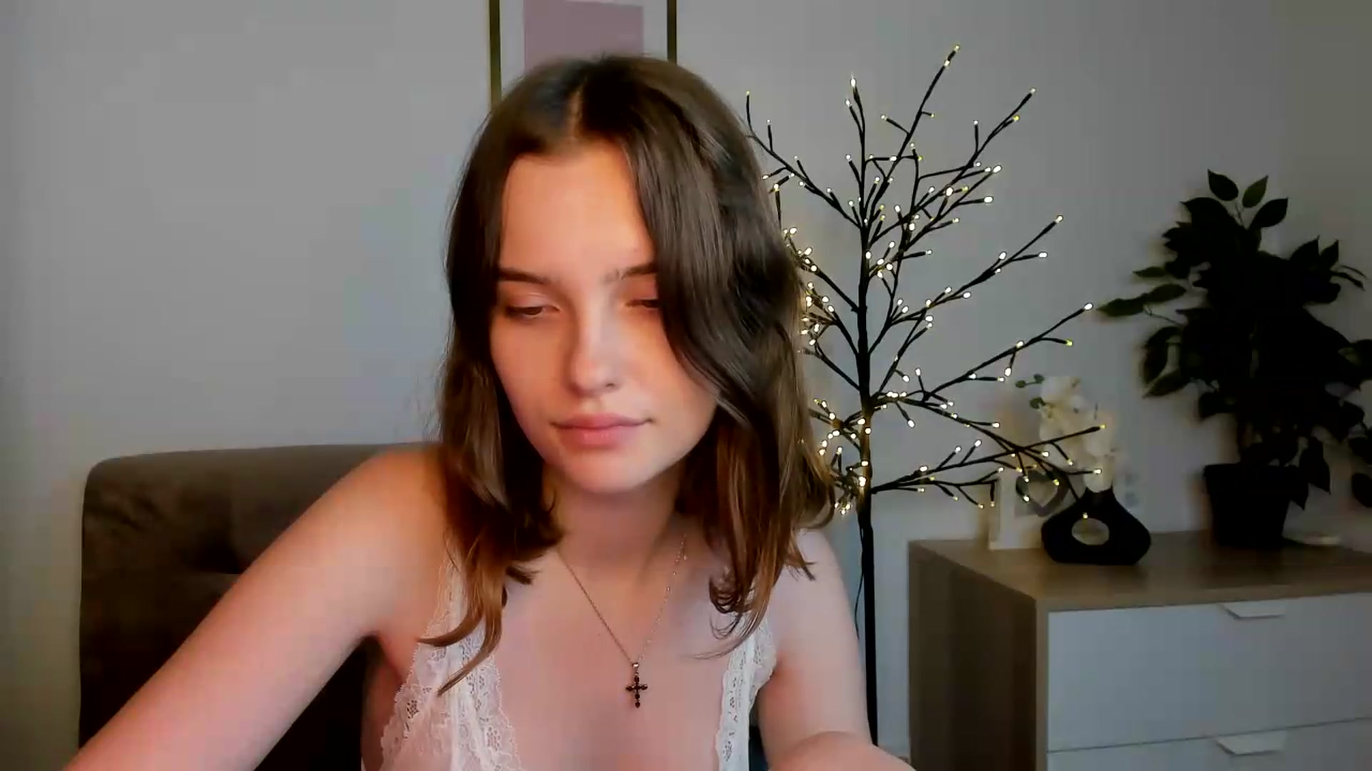 Gallery image thumbnail from KristiGant's myfreecams stream on, 08/16/2026, 14:03 image 11 of 20