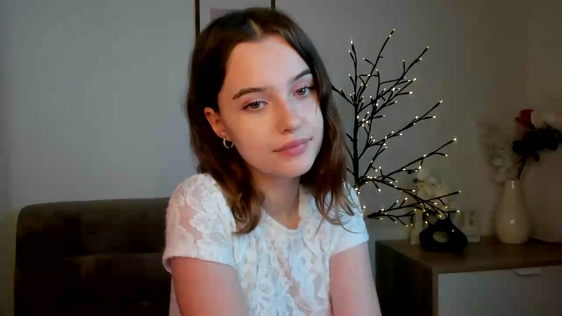 Gallery image thumbnail from KristiGant's myfreecams stream on, 08/19/2026, 13:00 image 20 of 20