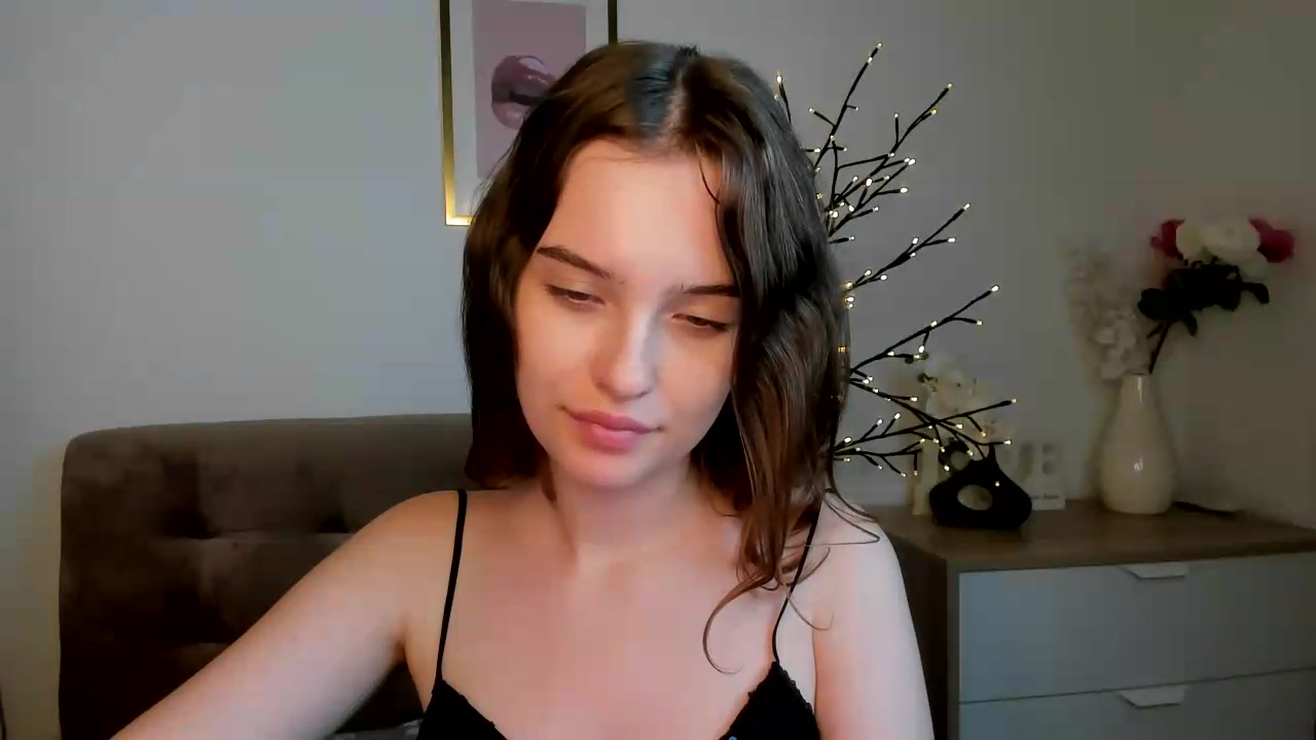 Gallery image thumbnail from KristiGant's myfreecams stream on, 08/23/2026, 14:25 image 17 of 20