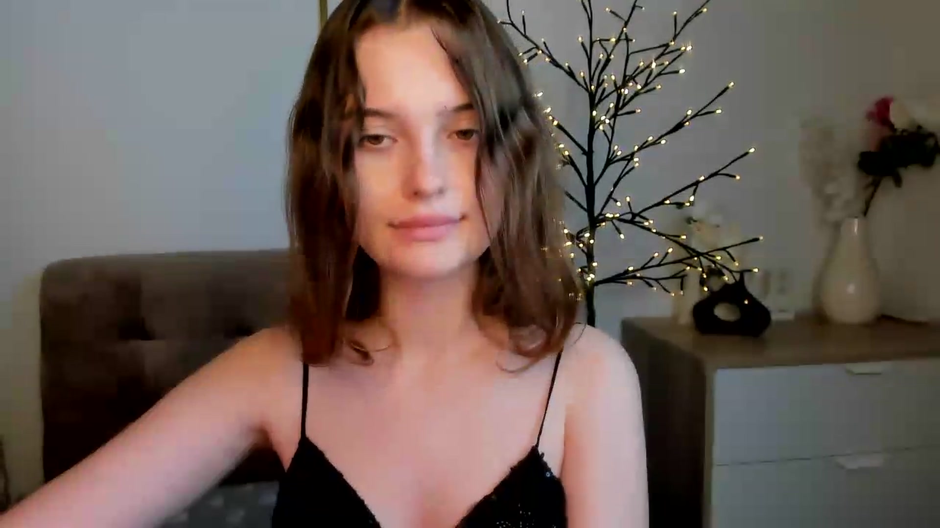 Gallery image thumbnail from KristiGant's myfreecams stream on, 08/23/2026, 16:14 image 4 of 20
