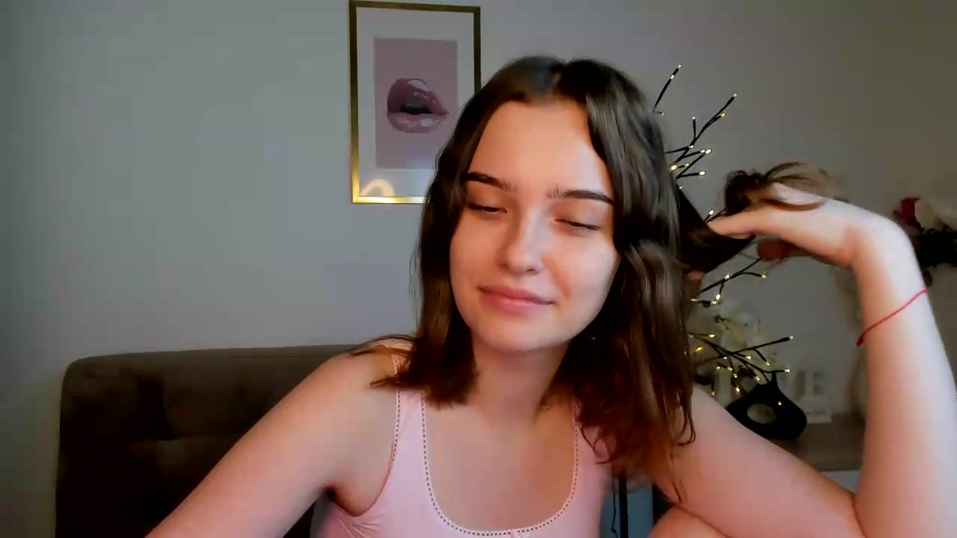 Gallery image thumbnail from KristiGant's myfreecams stream on, 08/25/2026, 14:21 image 15 of 20