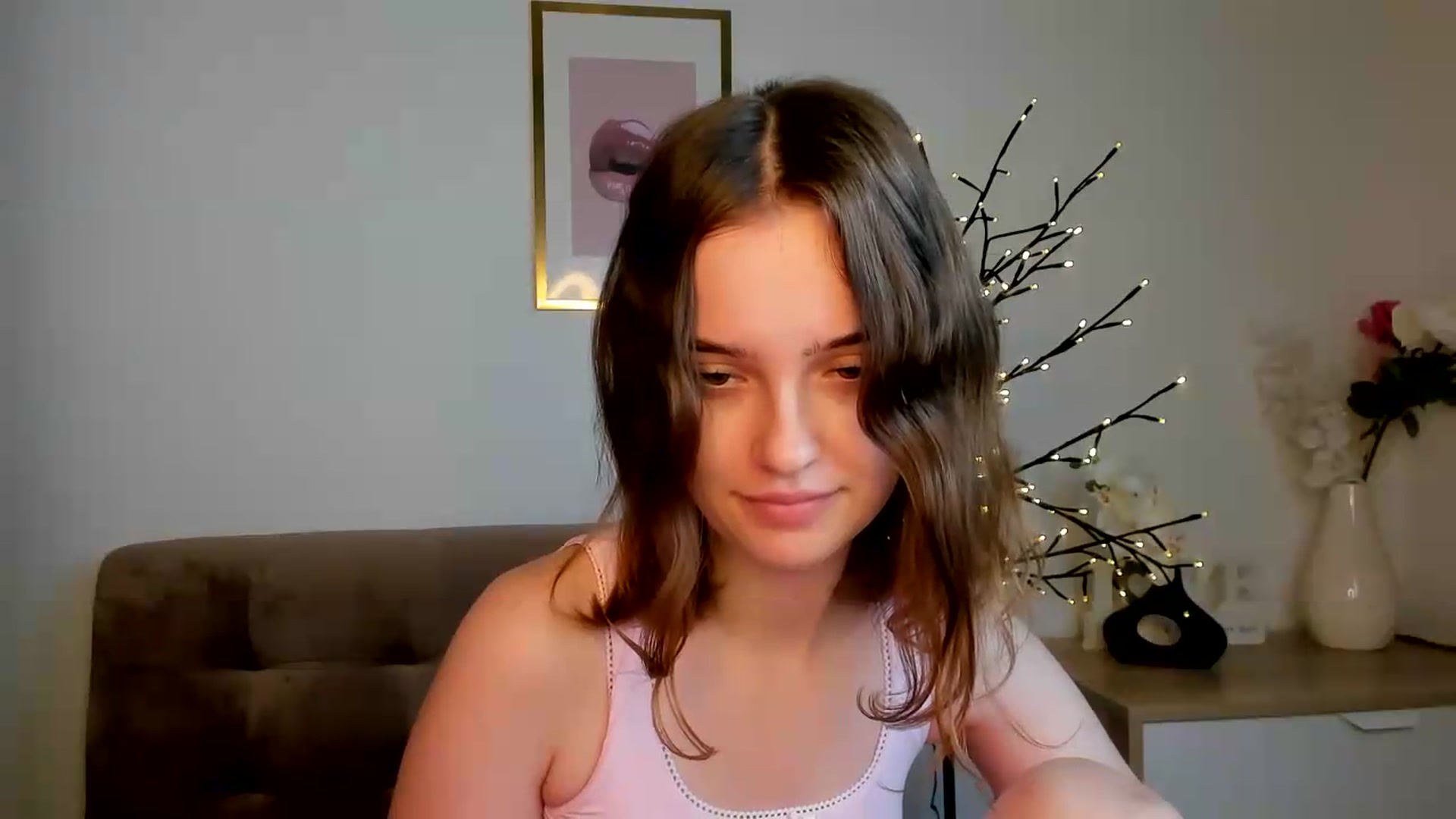 Gallery image thumbnail from KristiGant's myfreecams stream on, 08/25/2026, 14:21 image 13 of 20