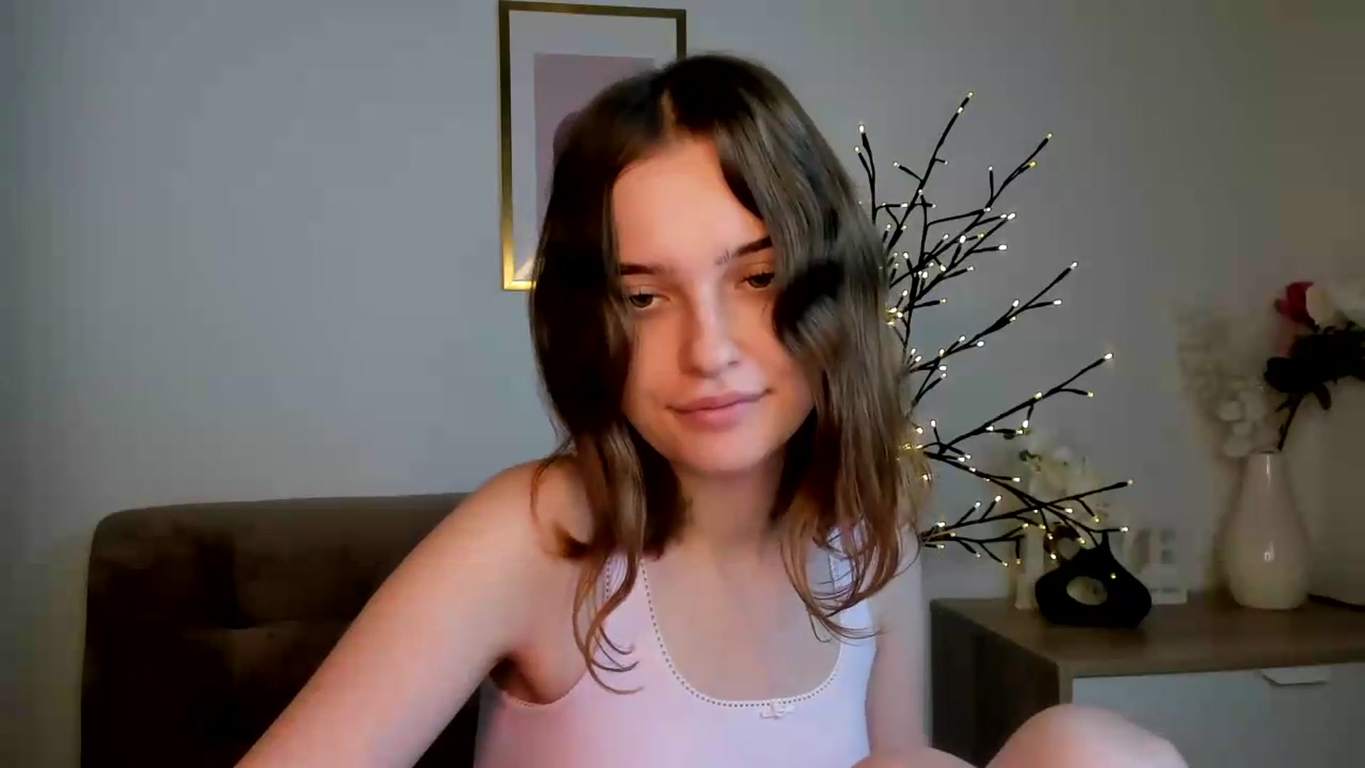 Gallery image thumbnail from KristiGant's myfreecams stream on, 08/25/2026, 14:21 image 12 of 20