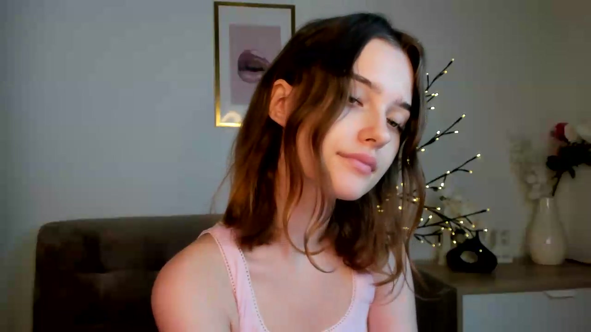 Gallery image thumbnail from KristiGant's myfreecams stream on, 08/25/2026, 14:21 image 5 of 20