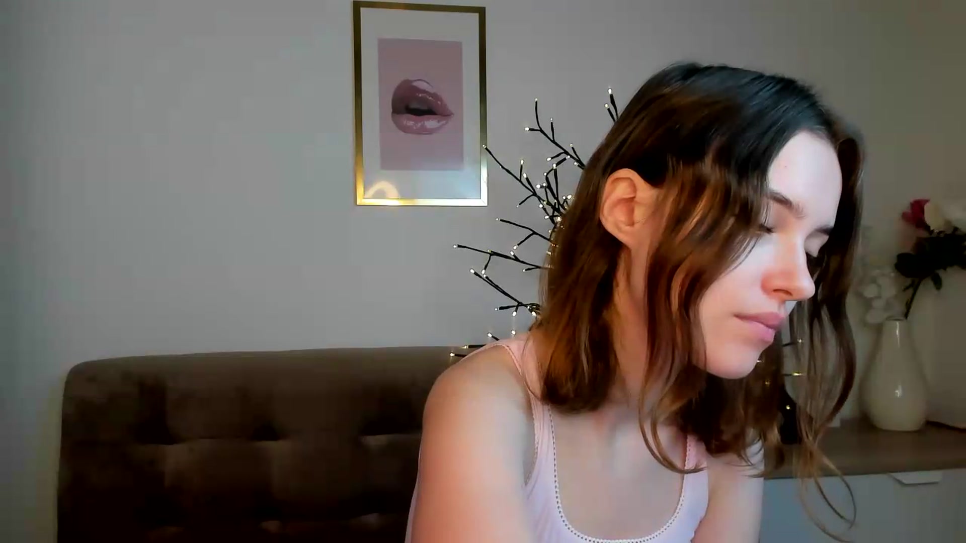 Gallery image thumbnail from KristiGant's myfreecams stream on, 08/25/2026, 14:21 image 3 of 20