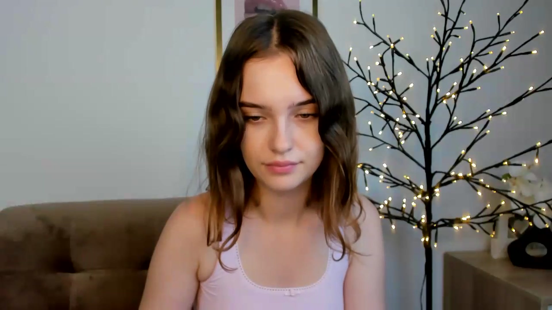 Gallery image thumbnail from KristiGant's myfreecams stream on, 08/25/2026, 15:40 image 17 of 20