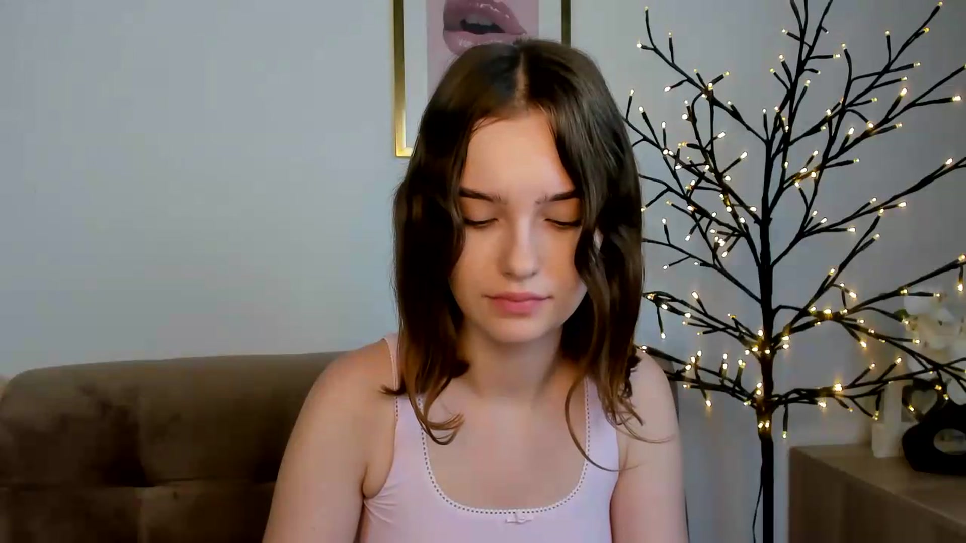 Gallery image thumbnail from KristiGant's myfreecams stream on, 08/25/2026, 16:39 image 13 of 20