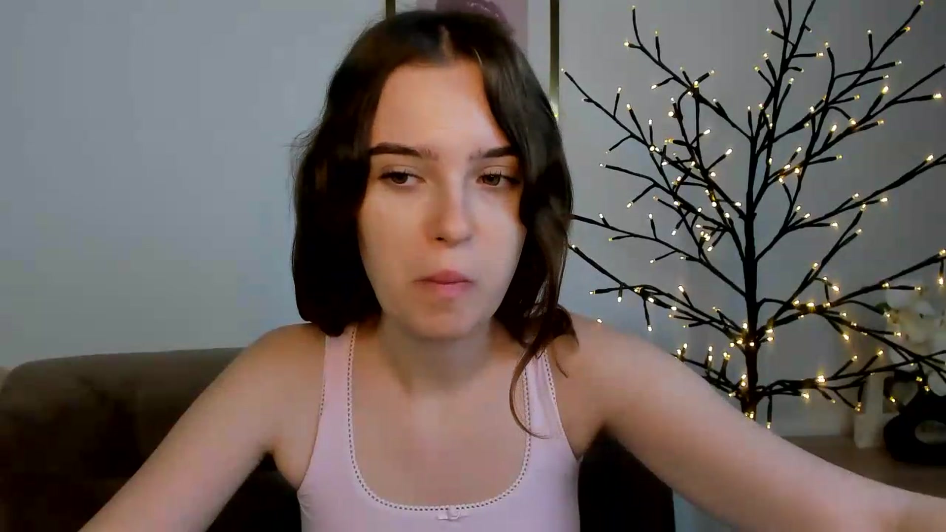 Gallery image thumbnail from KristiGant's myfreecams stream on, 08/25/2026, 16:39 image 19 of 20