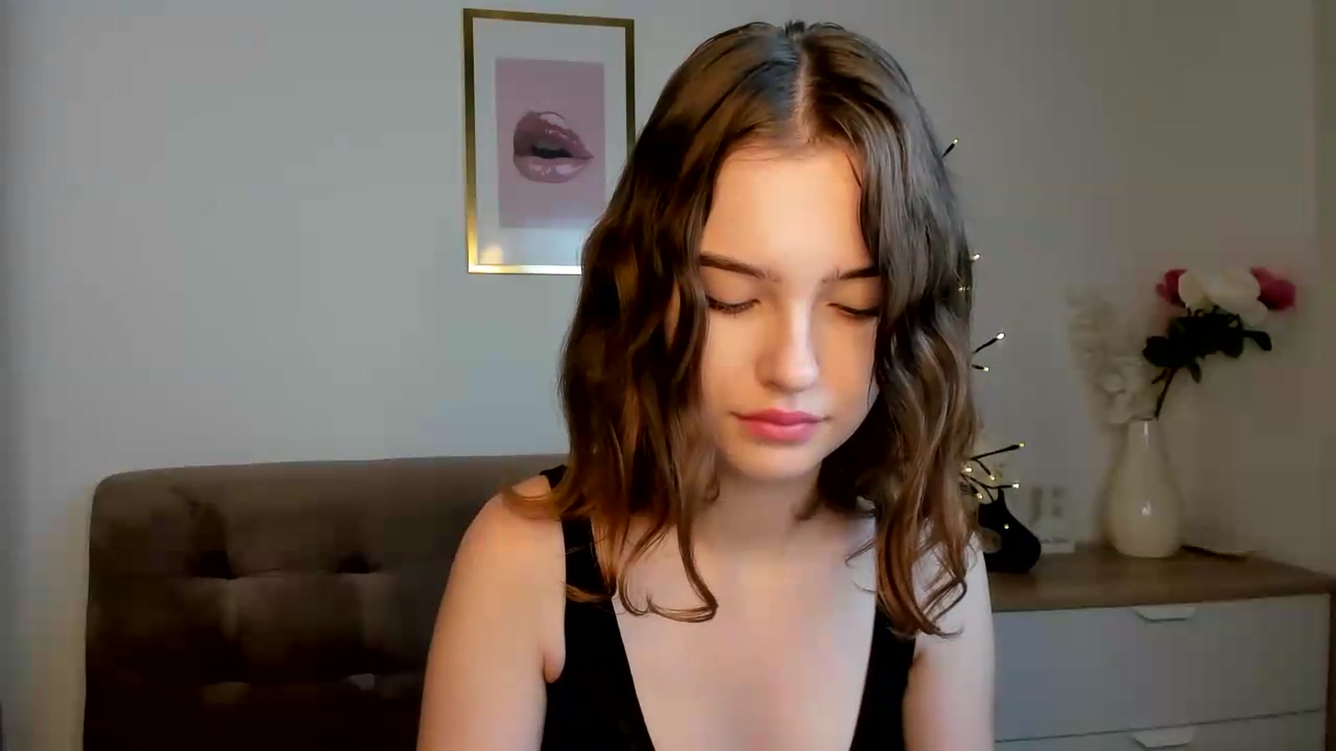 Gallery image thumbnail from KristiGant's myfreecams stream on, 08/26/2026, 18:04 image 2 of 20
