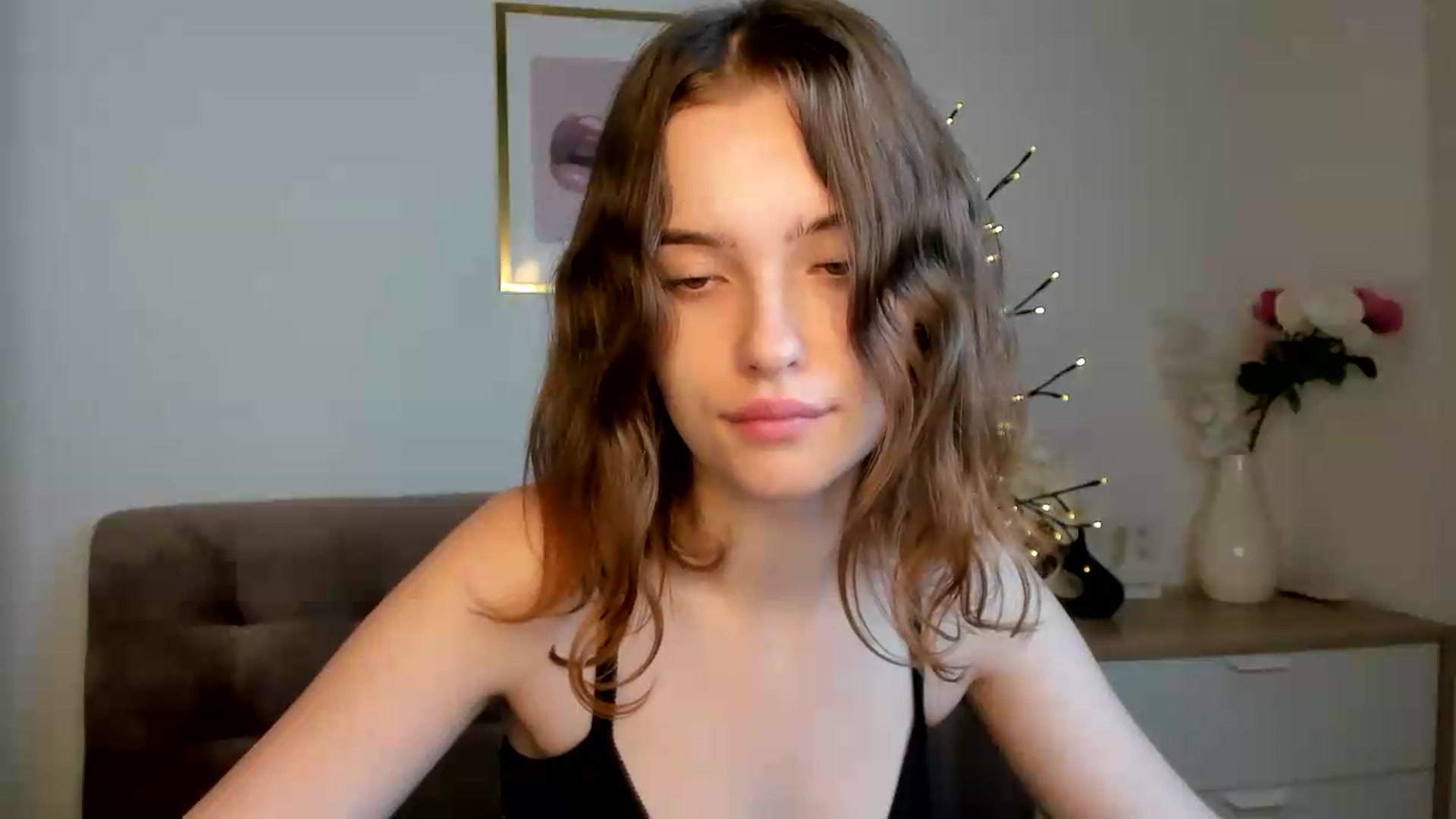 Gallery image thumbnail from KristiGant's myfreecams stream on, 08/26/2026, 18:04 image 19 of 20