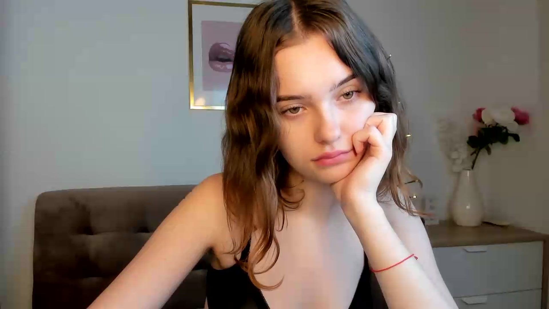 Gallery image thumbnail from KristiGant's myfreecams stream on, 08/26/2026, 18:04 image 14 of 20