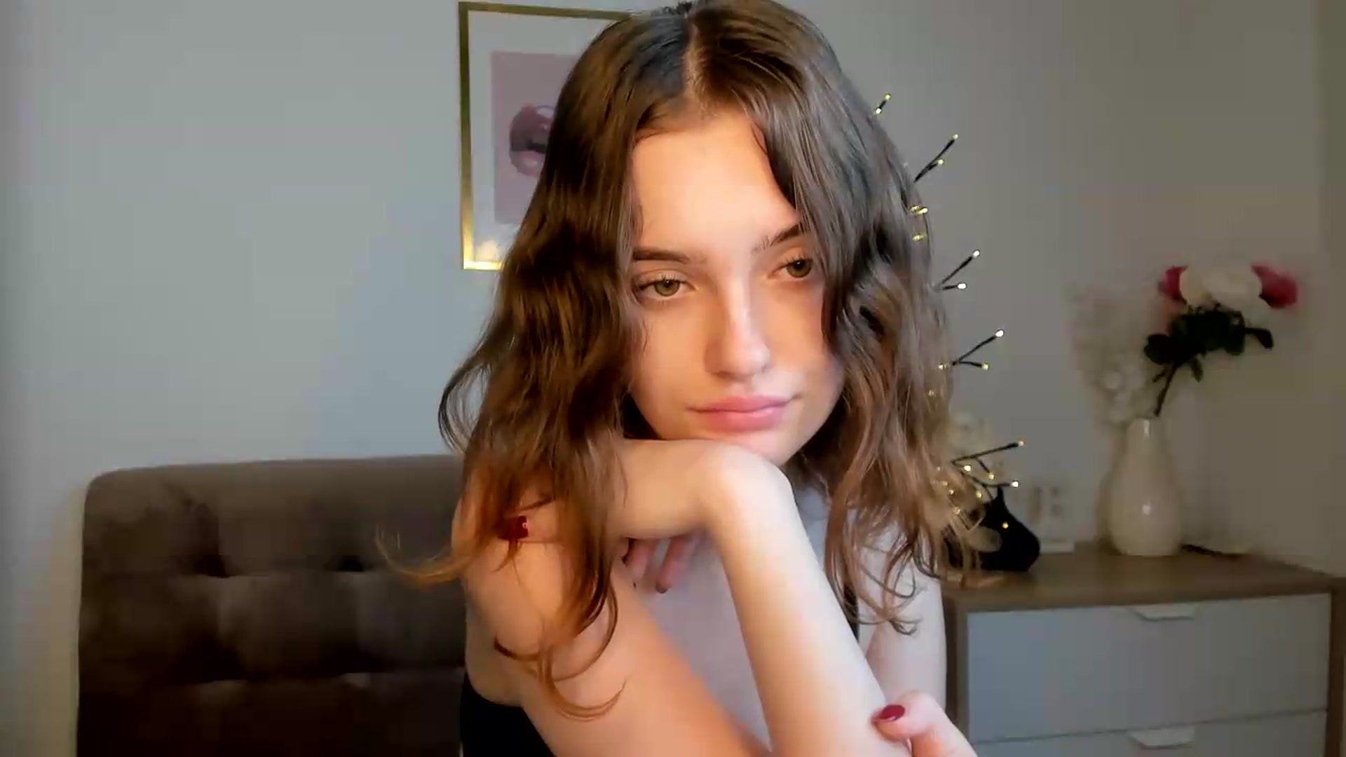 Gallery image thumbnail from KristiGant's myfreecams stream on, 08/26/2026, 18:04 image 17 of 20