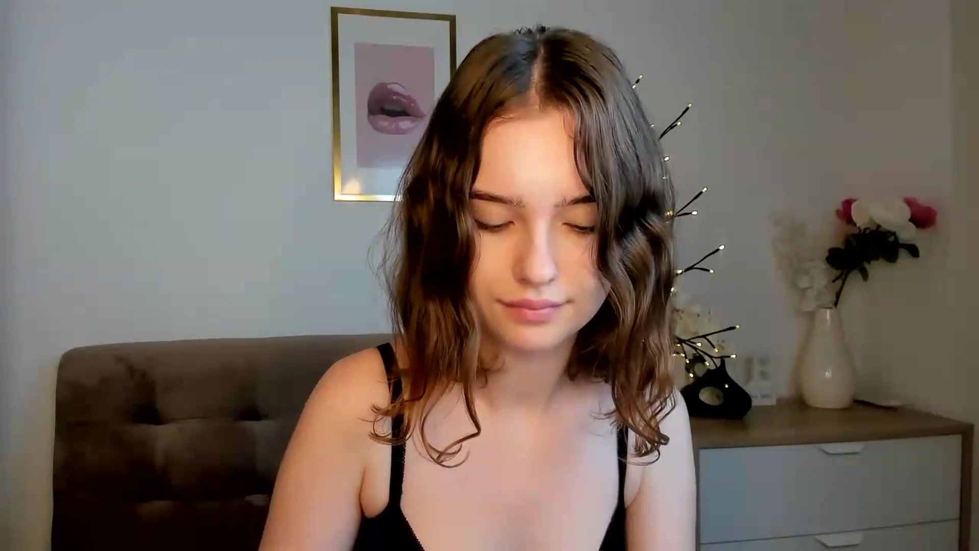 Gallery image thumbnail from KristiGant's myfreecams stream on, 08/26/2026, 18:04 image 5 of 20