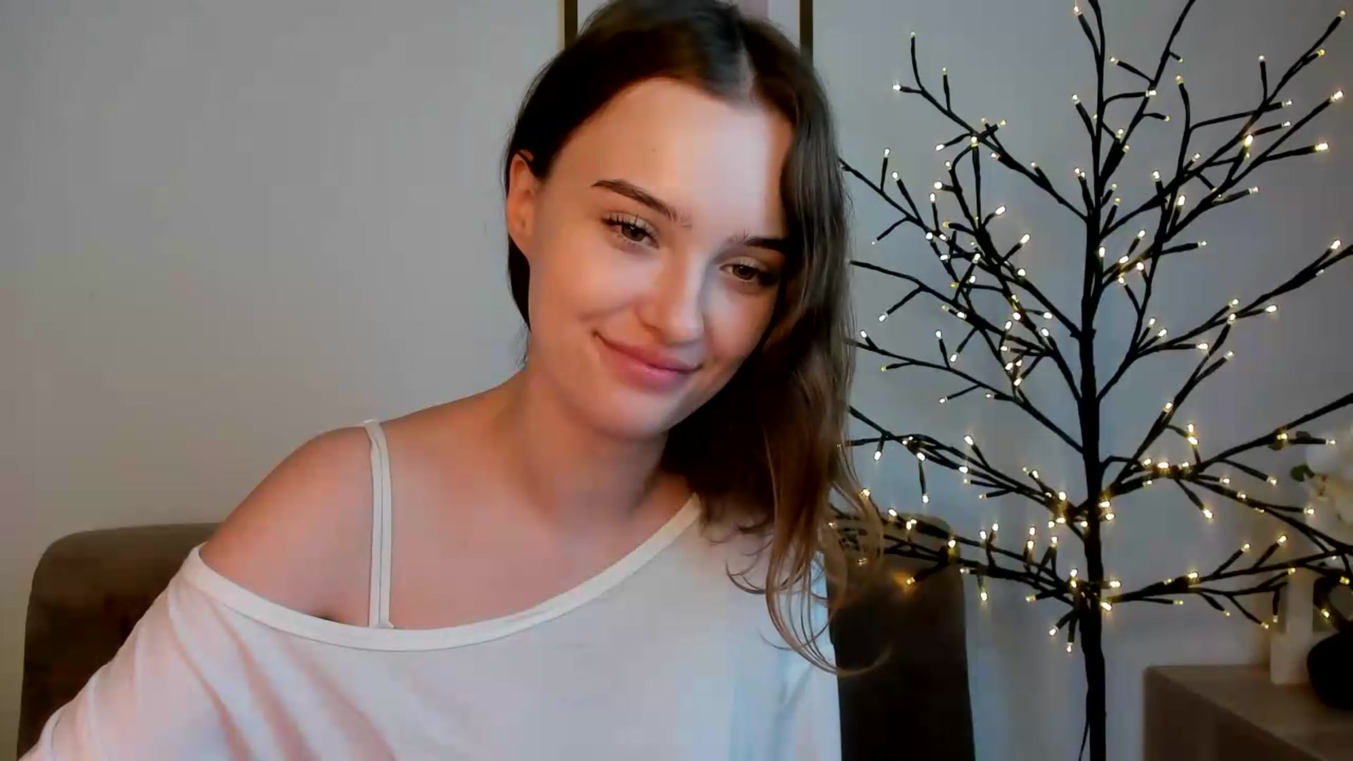Gallery image thumbnail from KristiGant's myfreecams stream on, 08/30/2026, 16:28 image 12 of 20