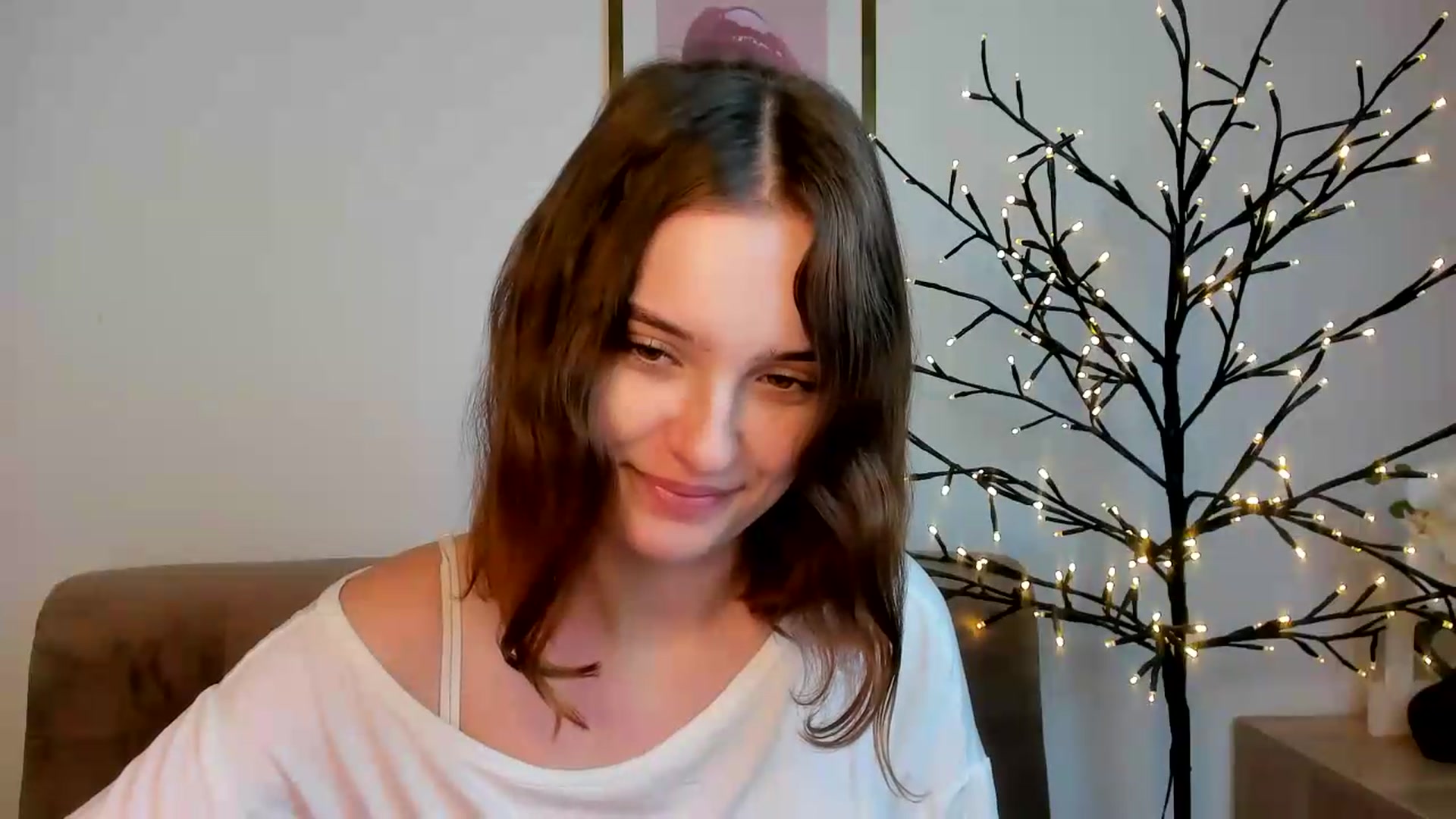Gallery image thumbnail from KristiGant's myfreecams stream on, 08/30/2026, 16:28 image 14 of 20