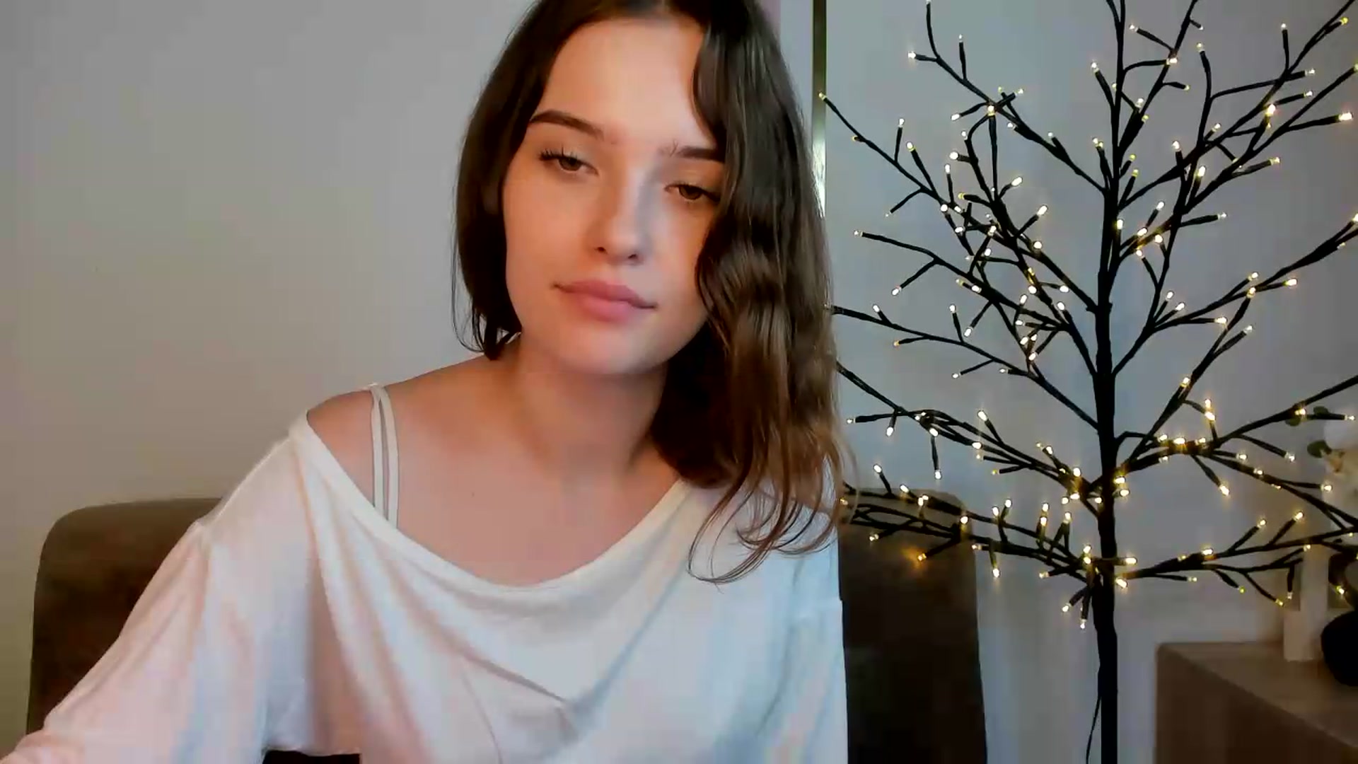 Gallery image thumbnail from KristiGant's myfreecams stream on, 08/30/2026, 16:28 image 18 of 20