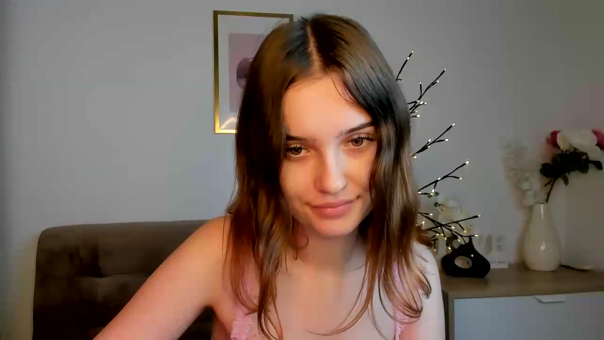 Gallery image thumbnail from KristiGant's myfreecams stream on, 09/02/2026, 13:44 image 10 of 20