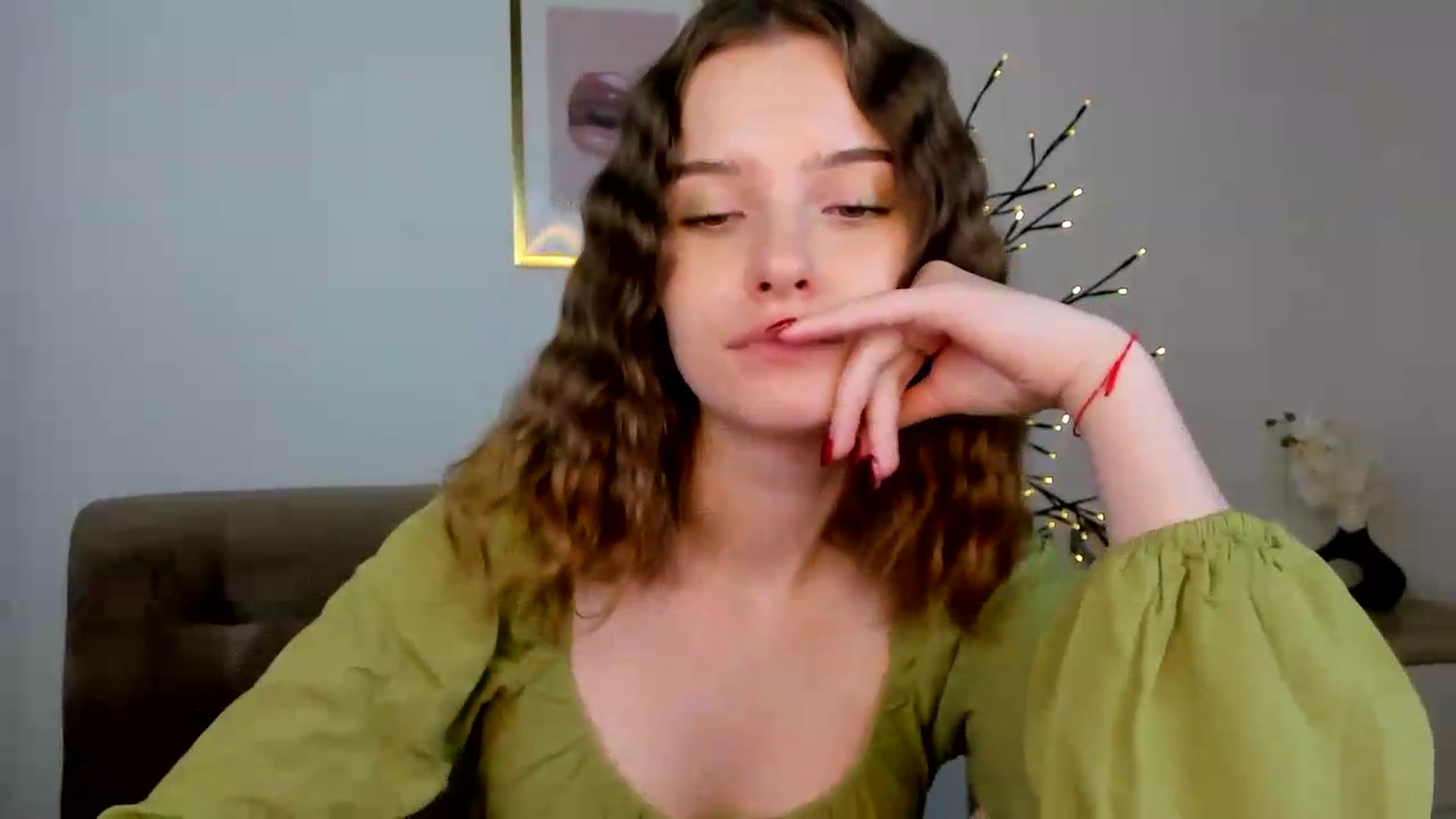 Gallery image thumbnail from KristiGant's myfreecams stream on, 09/06/2026, 15:40 image 16 of 20