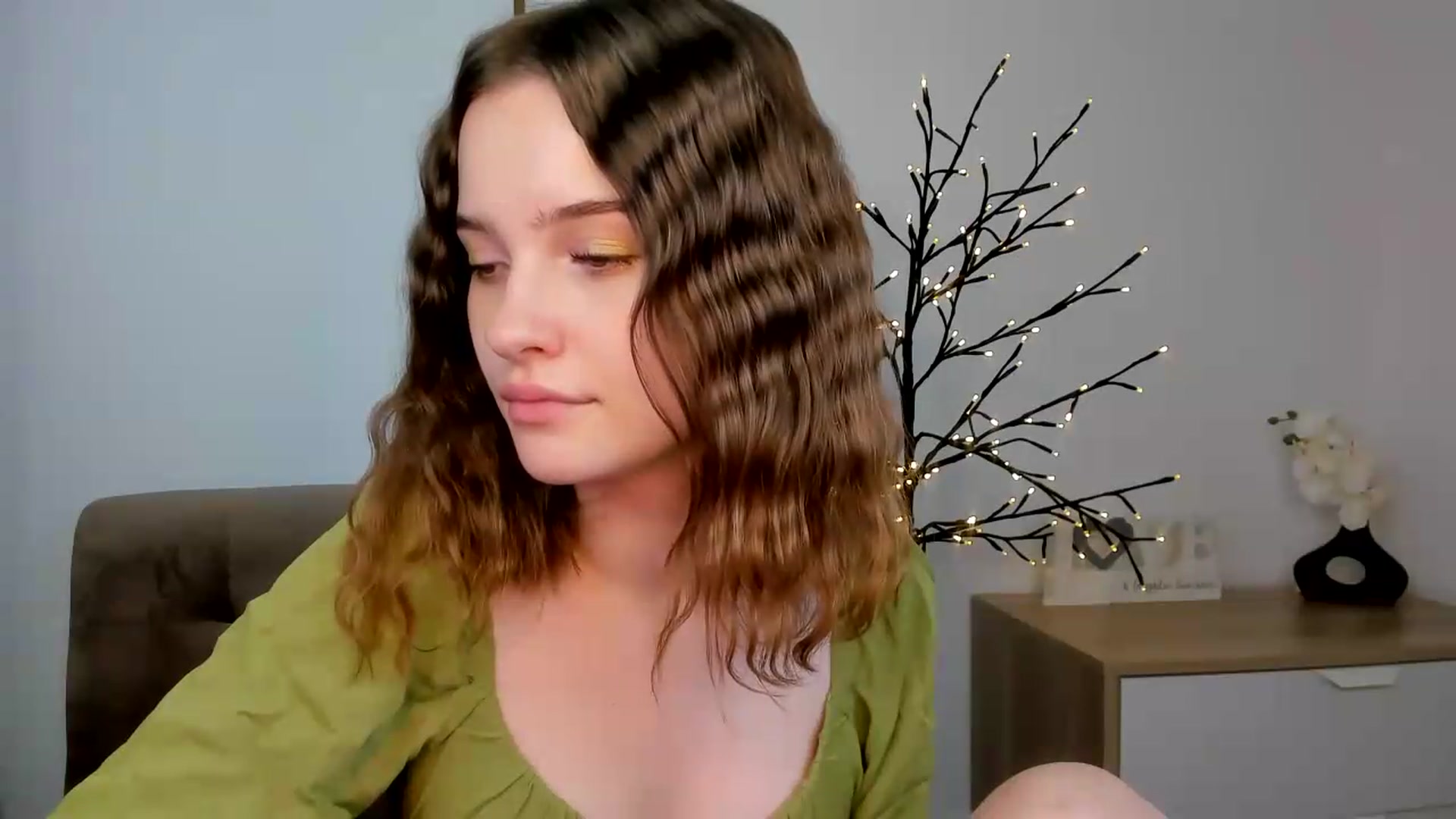 Gallery image thumbnail from KristiGant's myfreecams stream on, 09/06/2026, 15:40 image 15 of 20