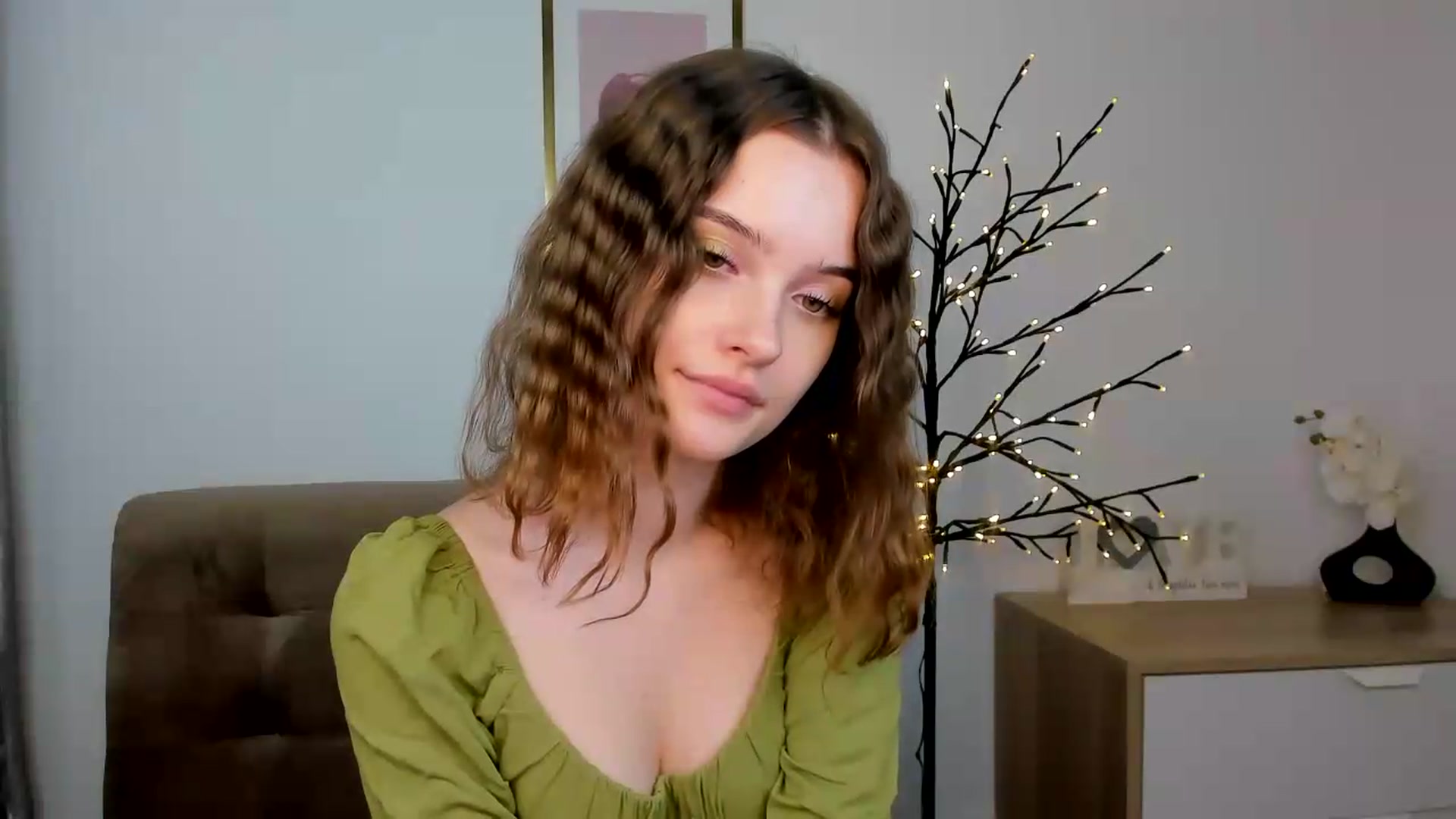 Gallery image thumbnail from KristiGant's myfreecams stream on, 09/06/2026, 15:40 image 6 of 20