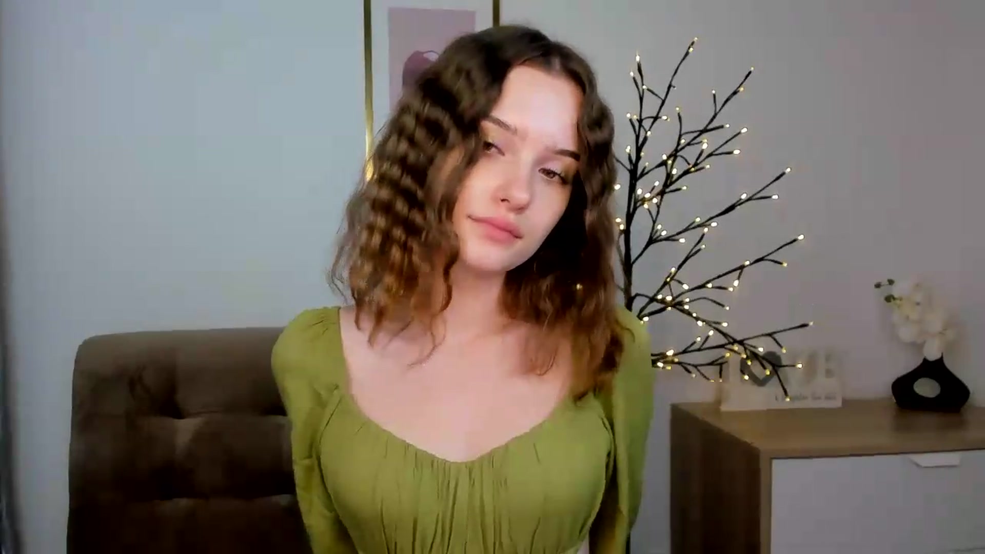Gallery image thumbnail from KristiGant's myfreecams stream on, 09/06/2026, 15:40 image 4 of 20