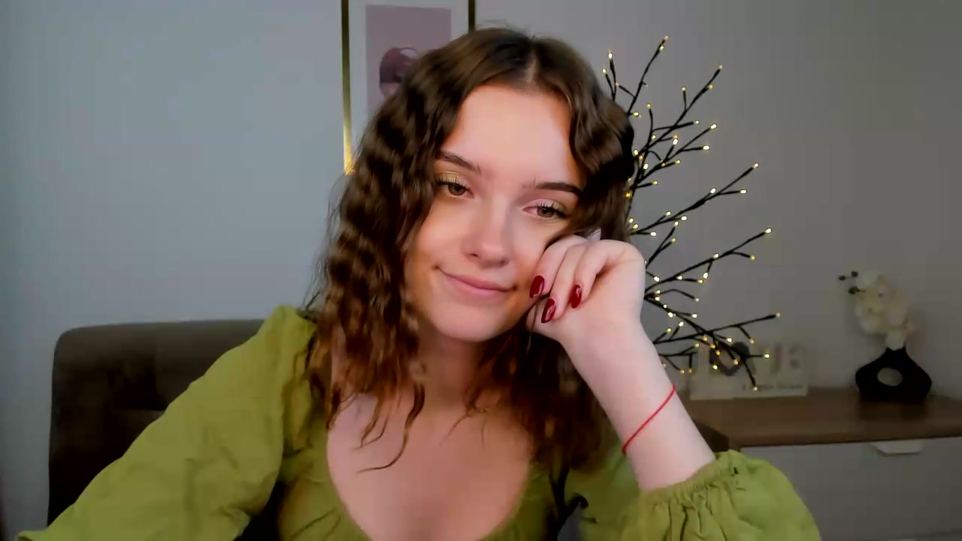 Gallery image thumbnail from KristiGant's myfreecams stream on, 09/06/2026, 15:40 image 13 of 20