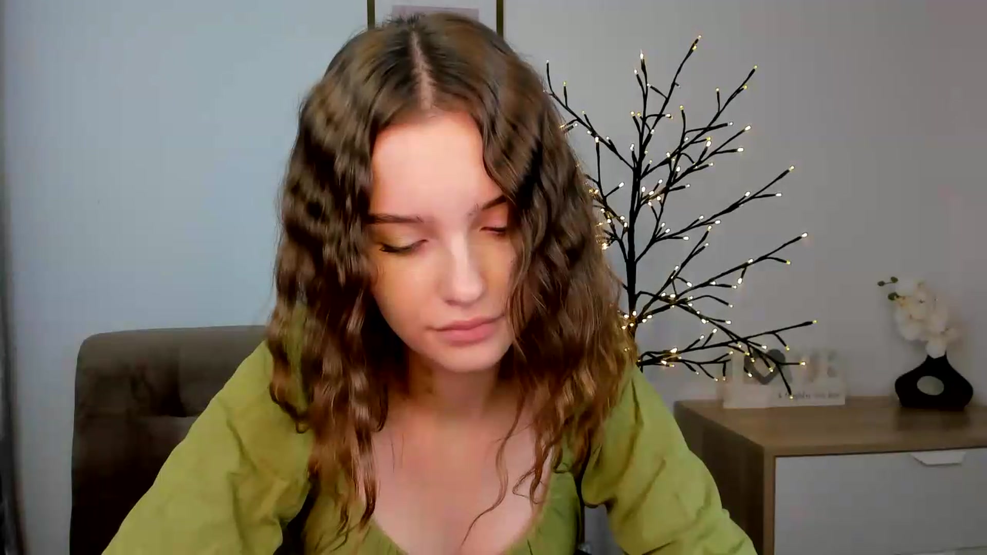 Gallery image thumbnail from KristiGant's myfreecams stream on, 09/06/2026, 15:40 image 10 of 20