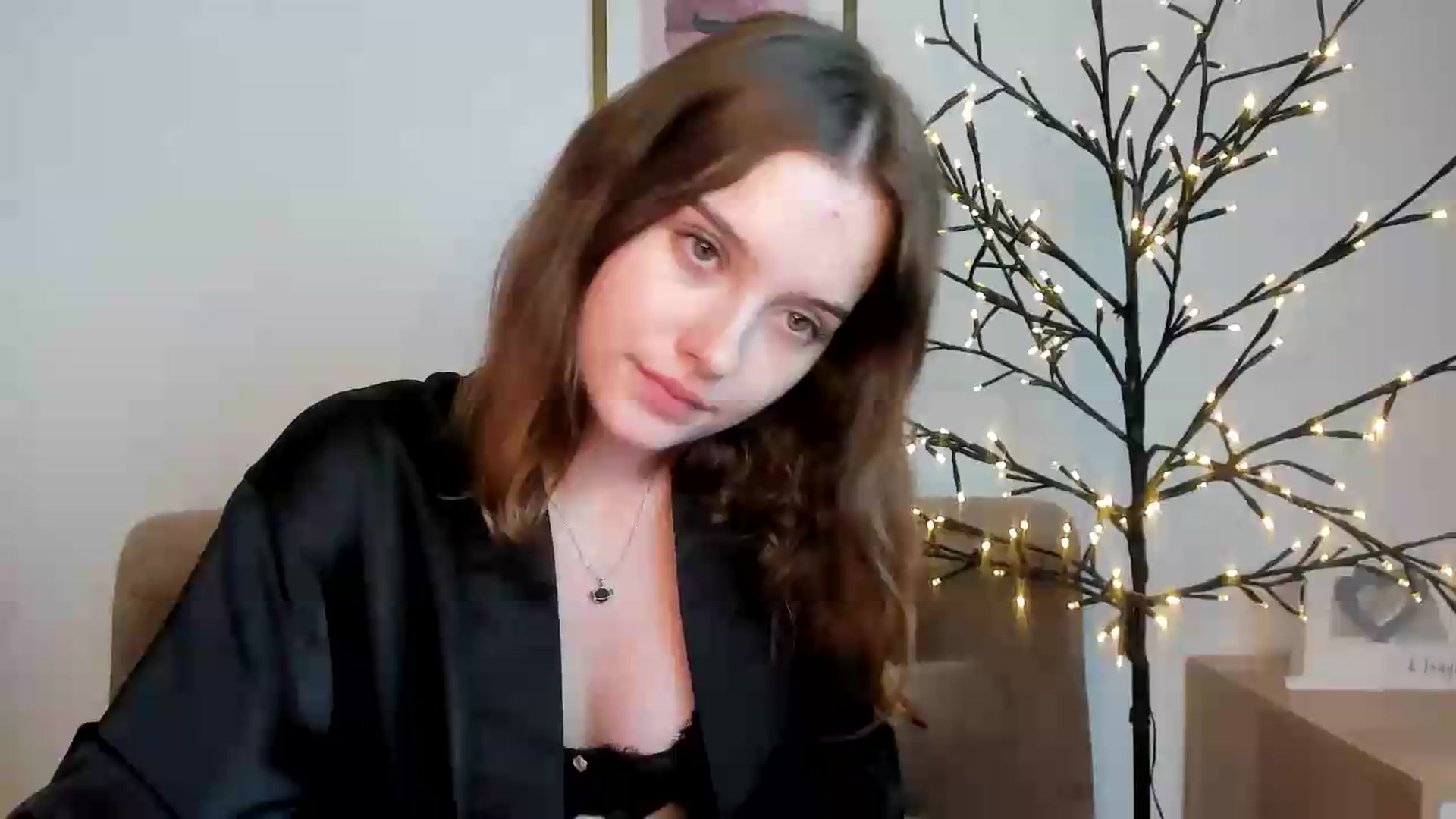 Gallery image thumbnail from KristiGant's myfreecams stream on, 09/11/2026, 15:17 image 13 of 20