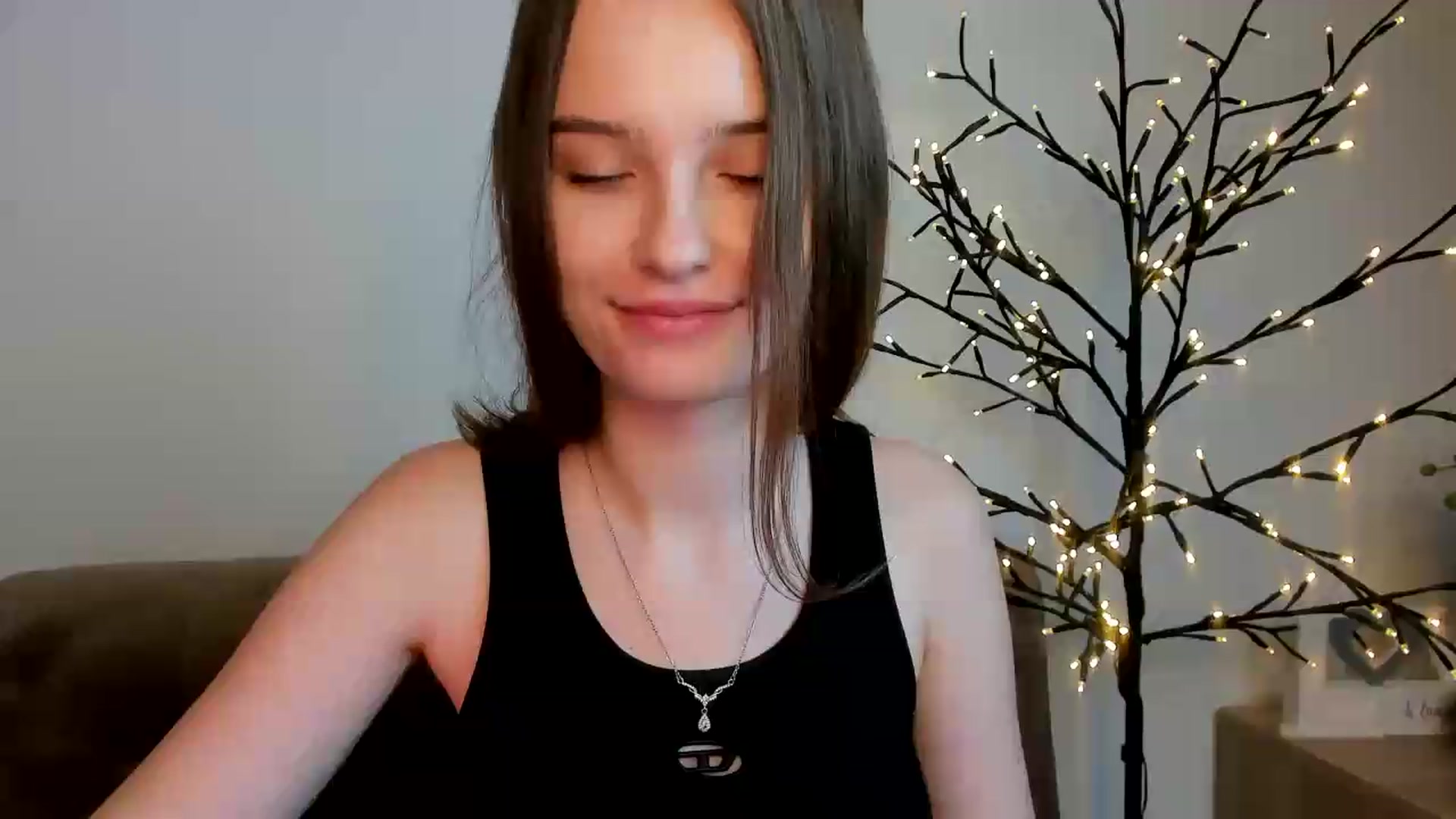 Gallery image thumbnail from KristiGant's myfreecams stream on, 09/15/2026, 15:17 image 16 of 20