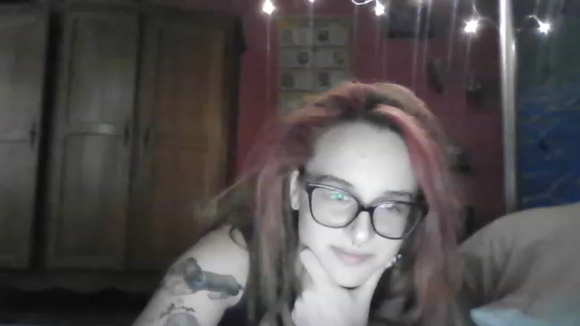Gallery image thumbnail from Kristi_Dook's myfreecams stream on, 12/15/2022, 11:06 image 20 of 20