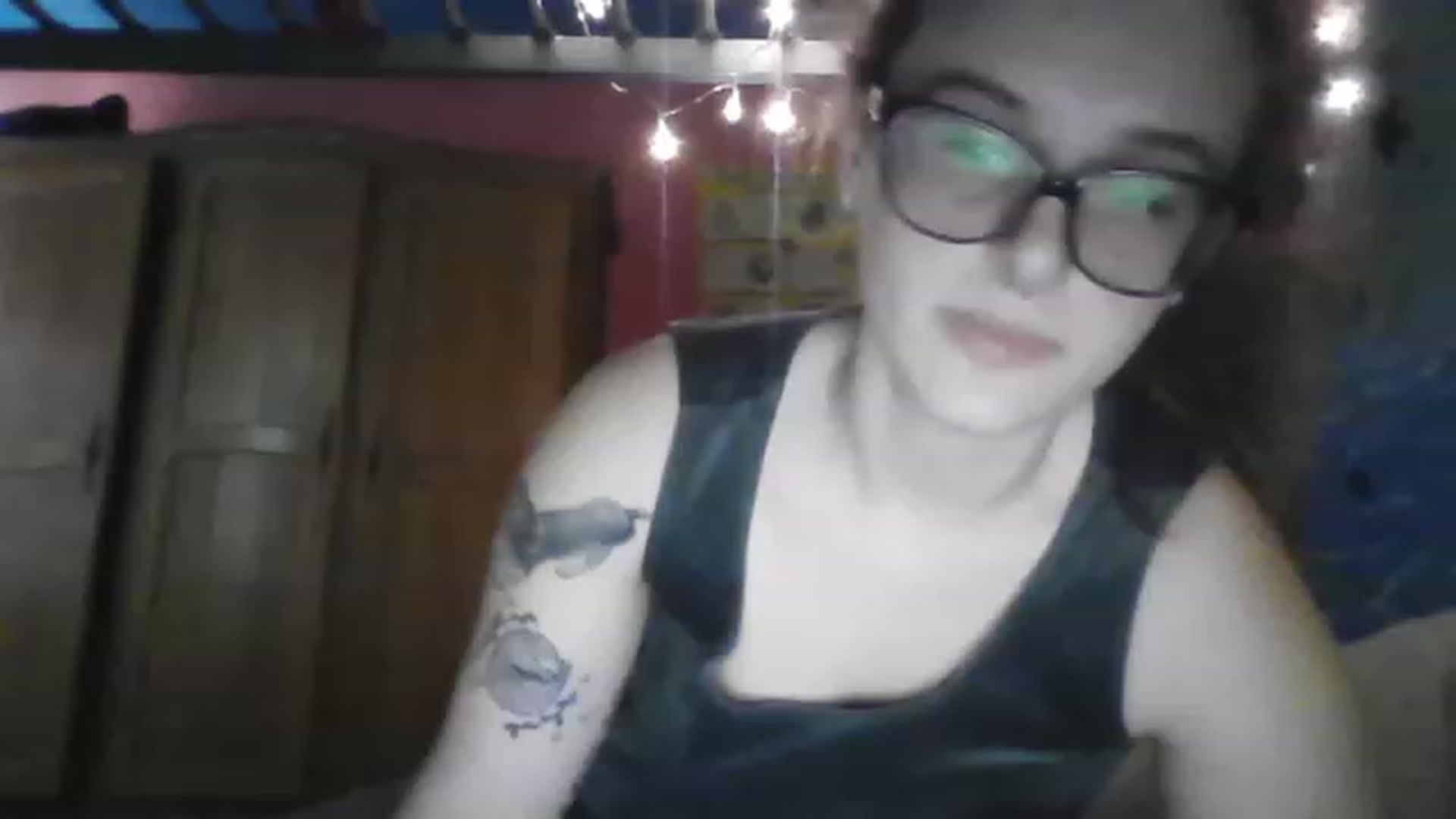 Gallery image thumbnail from Kristi_Dook's myfreecams stream on, 12/15/2022, 11:06 image 9 of 20