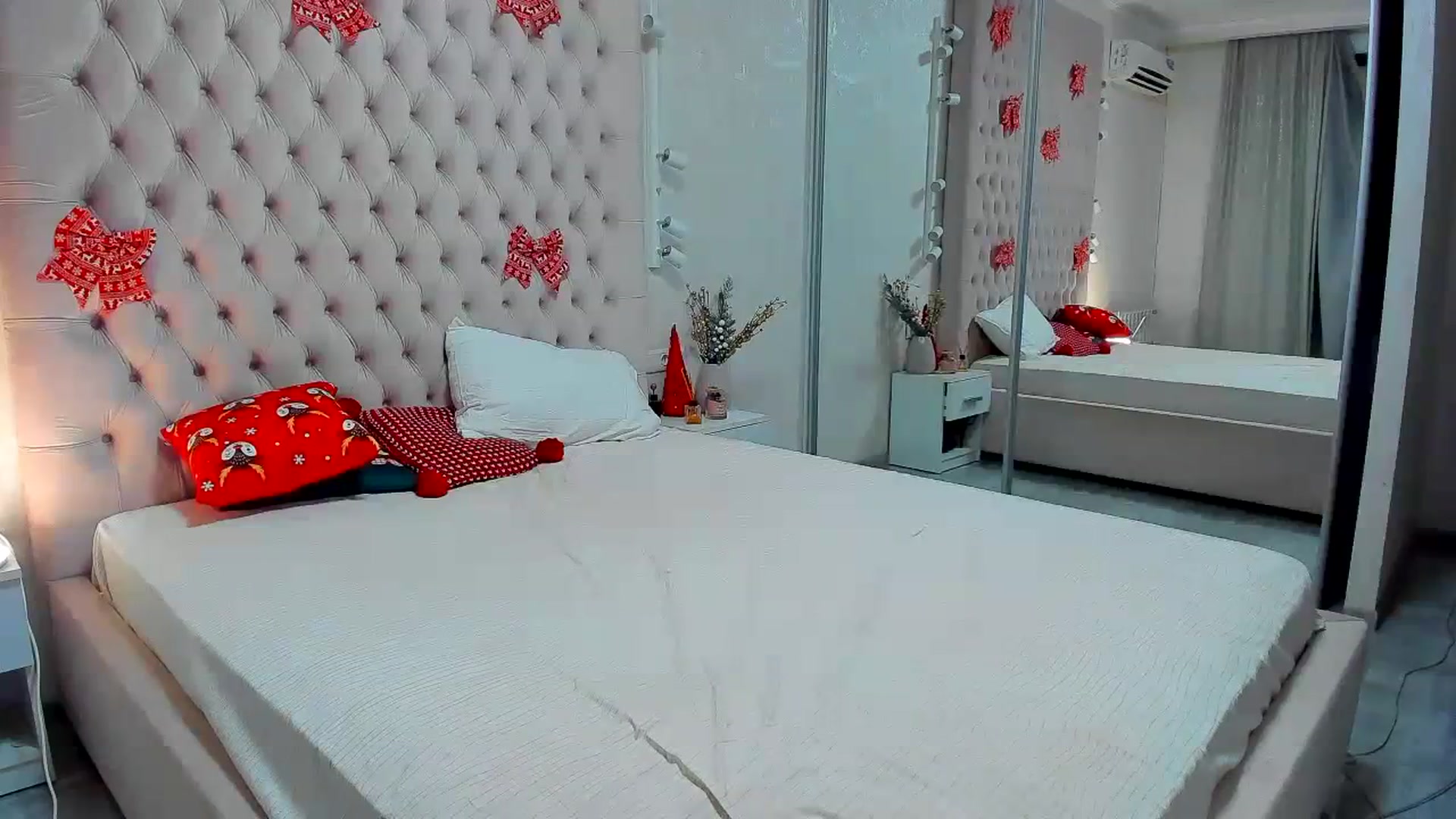 Gallery image thumbnail from Kristie's myfreecams stream on, 01/26/2024, 17:21 image 19 of 20