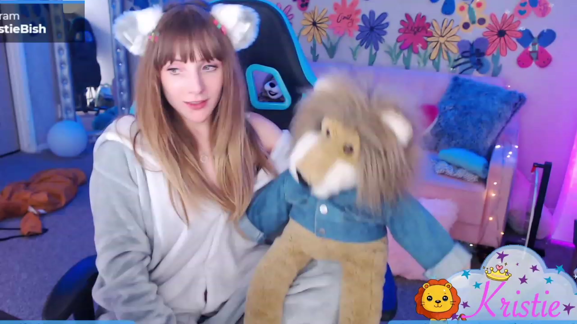 Gallery image thumbnail from KristieBish's myfreecams stream on, 01/19/2023, 08:25 image 18 of 20