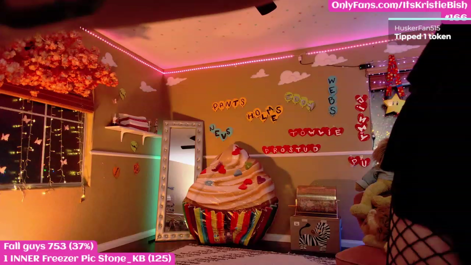 Gallery image thumbnail from KristieBish's myfreecams stream on, 02/05/2023, 05:26 image 15 of 20