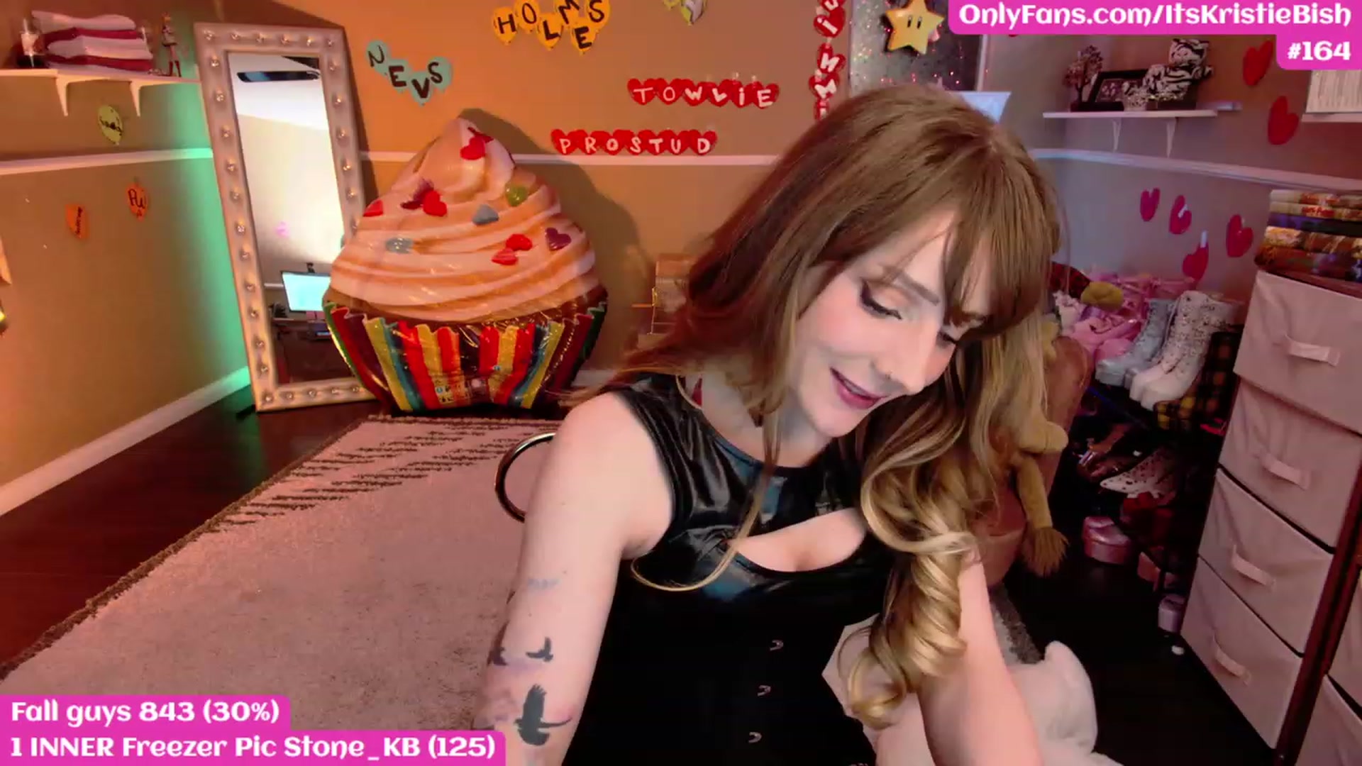 Gallery image thumbnail from KristieBish's myfreecams stream on, 02/05/2023, 05:26 image 1 of 20