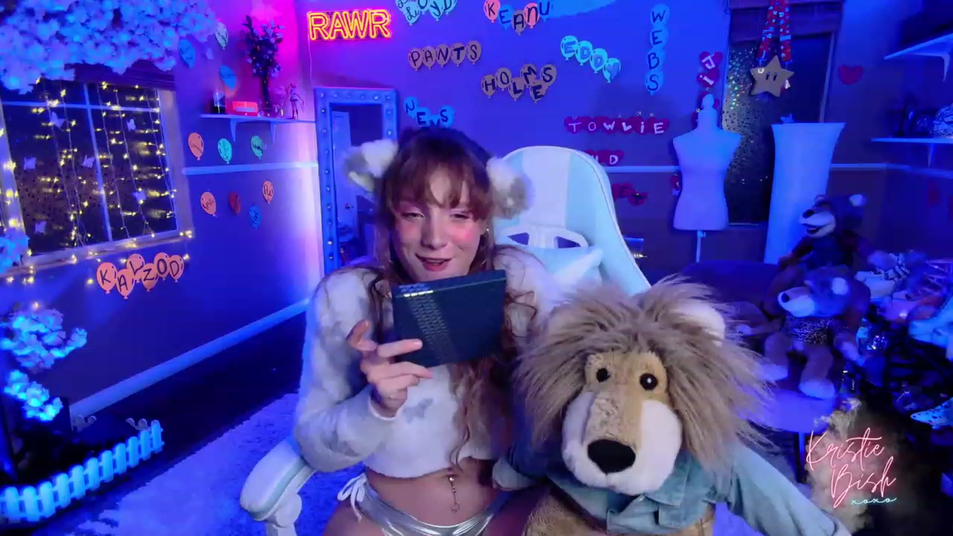 Gallery image thumbnail from KristieBish's myfreecams stream on, 02/12/2023, 06:50 image 8 of 20