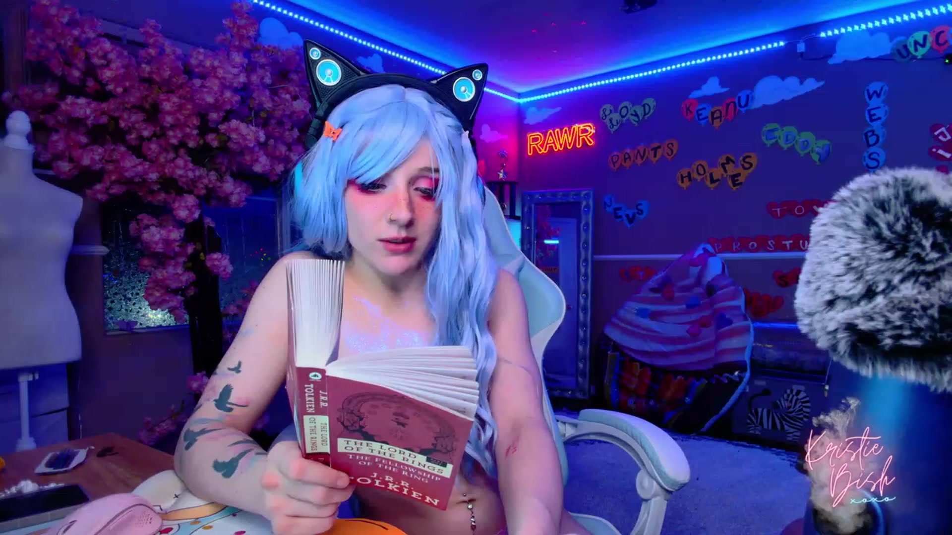 Gallery image thumbnail from KristieBish's myfreecams stream on, 02/17/2023, 08:51 image 16 of 20