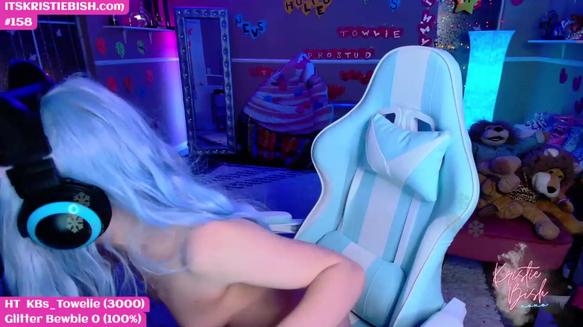 Gallery image thumbnail from KristieBish's myfreecams stream on, 02/17/2023, 08:51 image 14 of 20