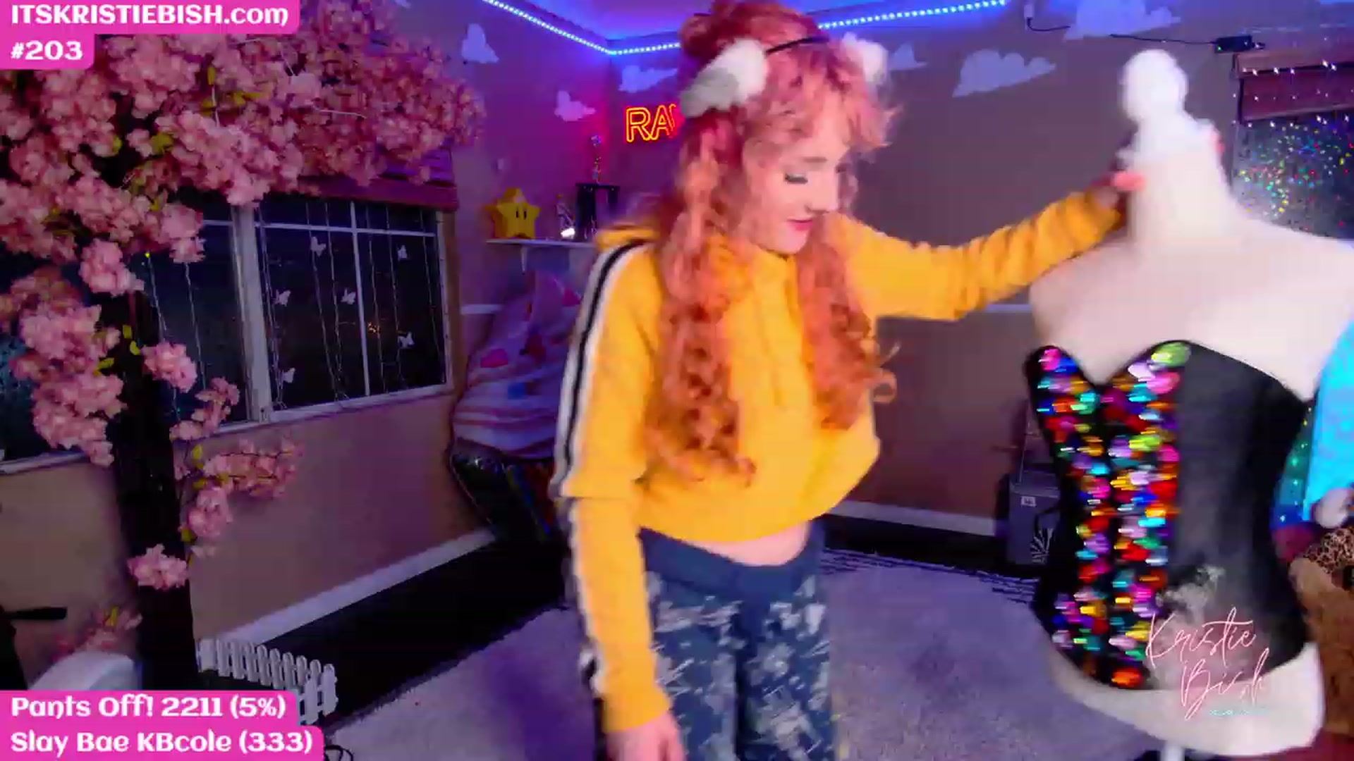 Gallery image thumbnail from KristieBish's myfreecams stream on, 03/13/2023, 06:28 image 6 of 20
