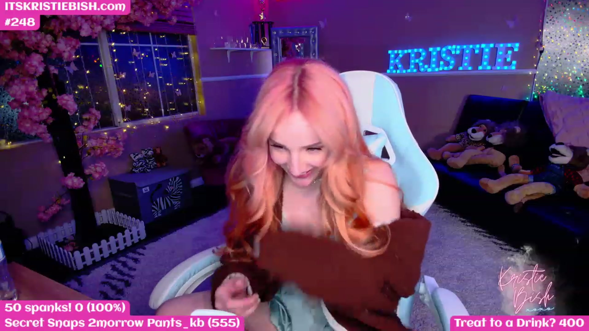 Gallery image thumbnail from KristieBish's myfreecams stream on, 03/16/2023, 06:28 image 18 of 20
