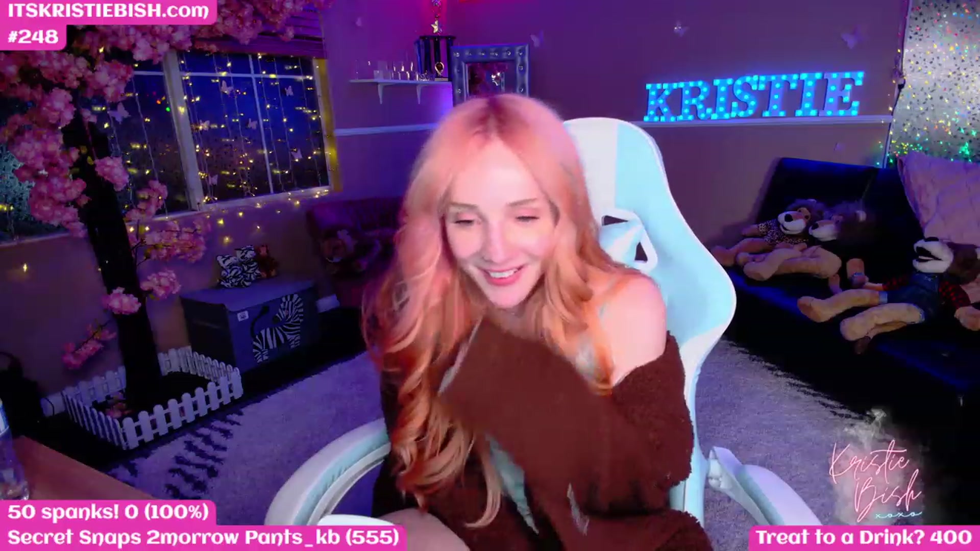 Gallery image thumbnail from KristieBish's myfreecams stream on, 03/16/2023, 06:28 image 17 of 20