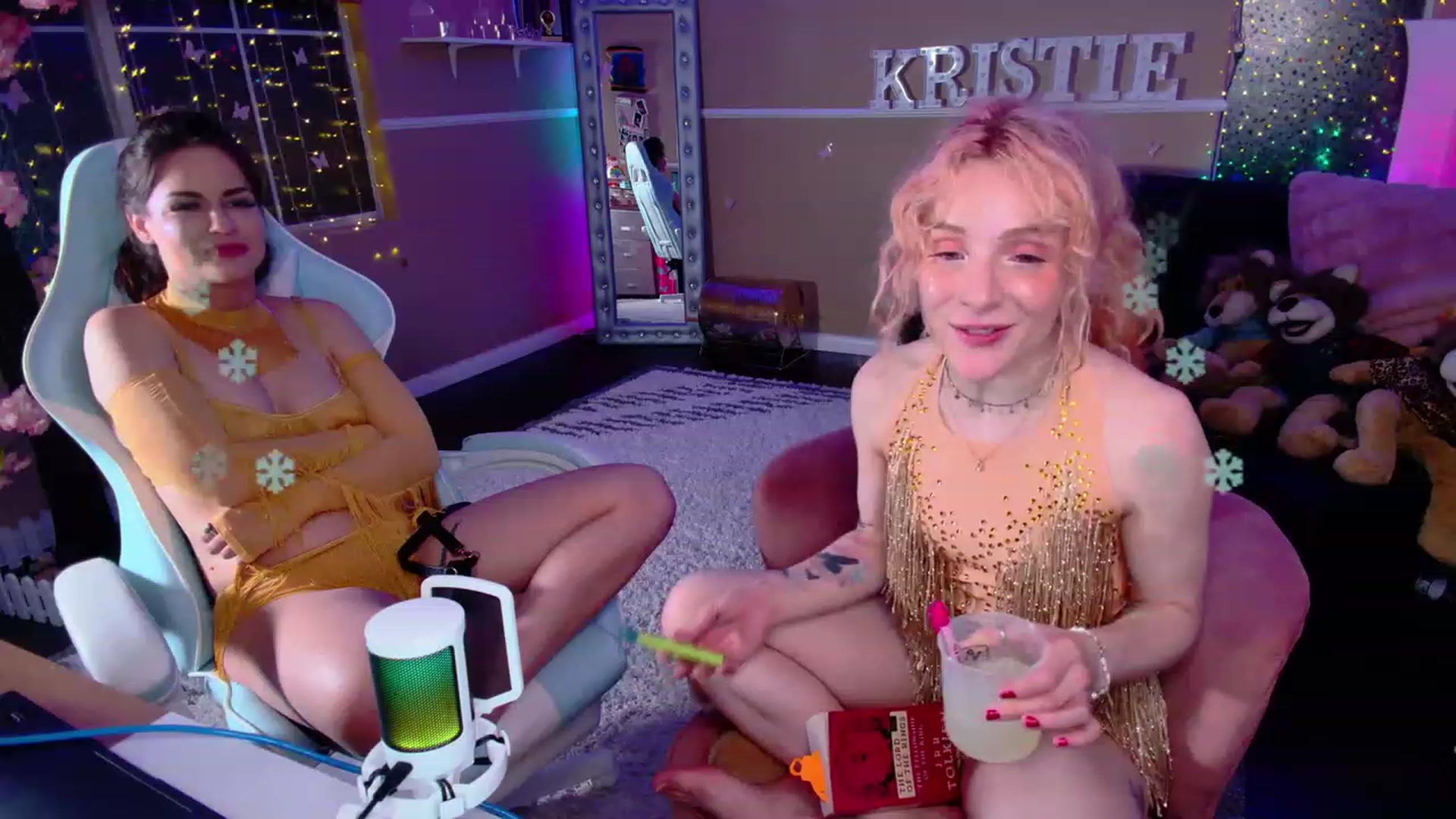 Gallery image thumbnail from KristieBish's myfreecams stream on, 03/31/2023, 07:04 image 17 of 20