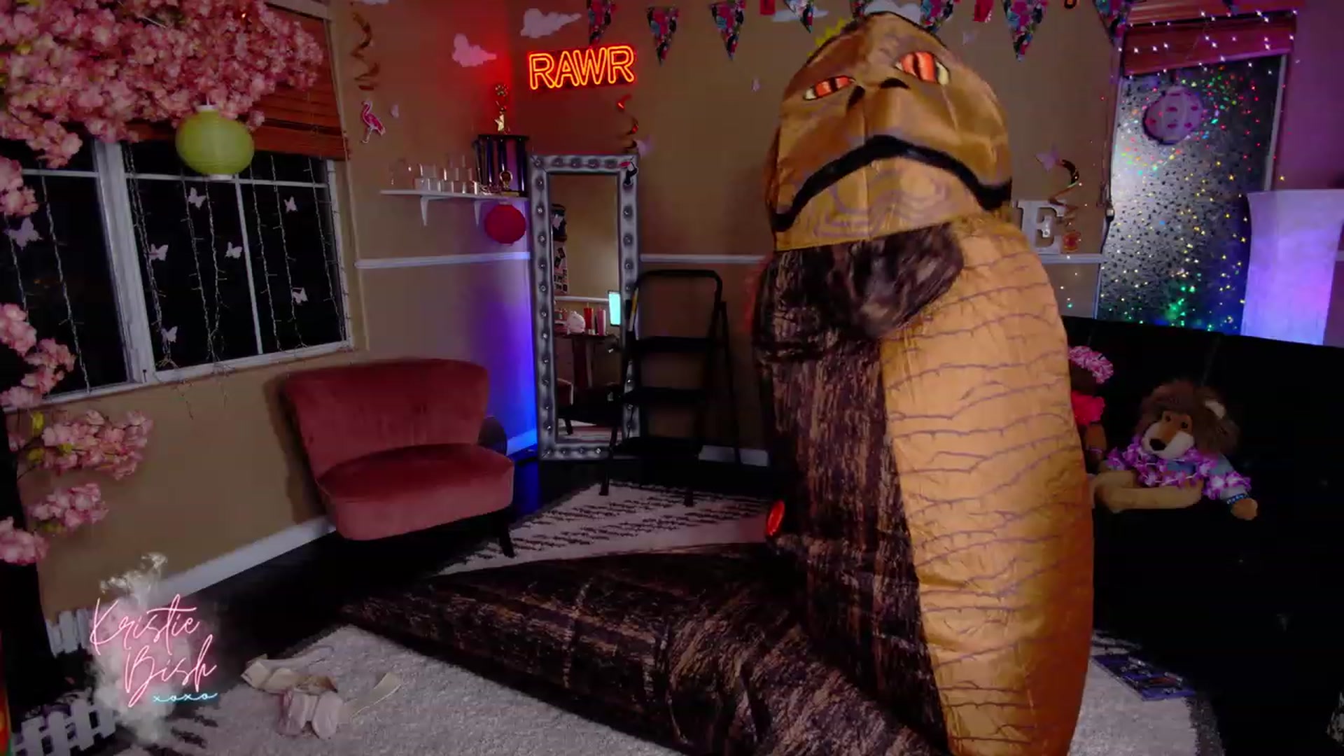 Gallery image thumbnail from KristieBish's myfreecams stream on, 05/03/2023, 06:05 image 7 of 20