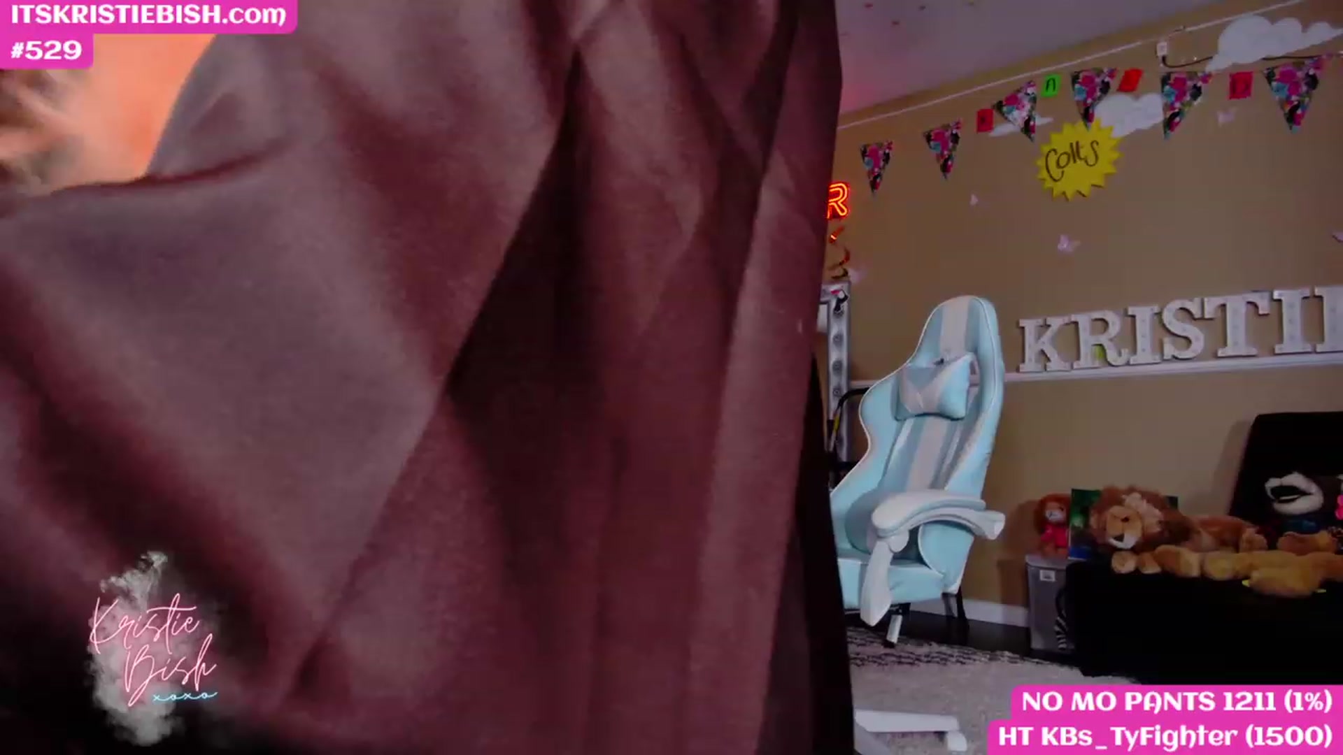 Gallery image thumbnail from KristieBish's myfreecams stream on, 05/03/2023, 06:05 image 19 of 20
