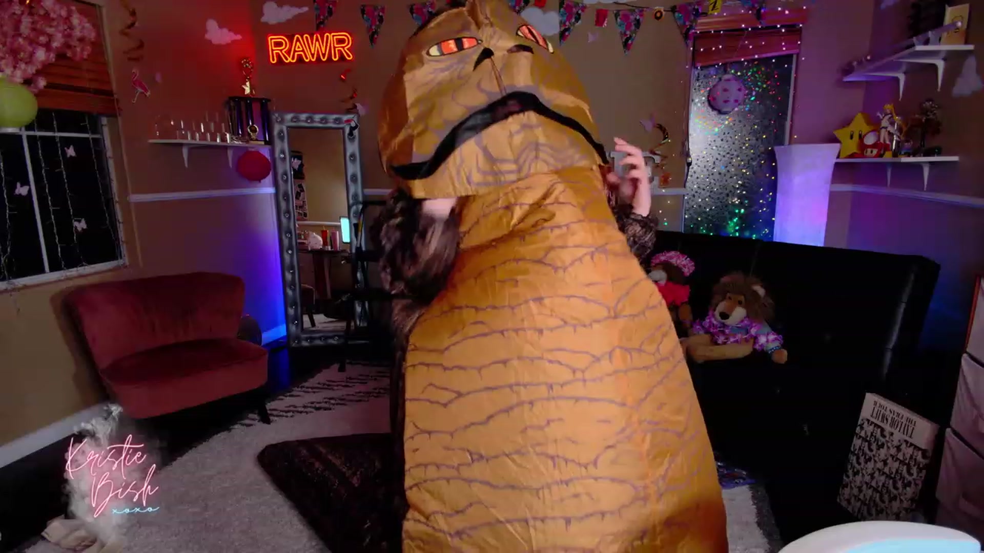 Gallery image thumbnail from KristieBish's myfreecams stream on, 05/03/2023, 06:05 image 9 of 20